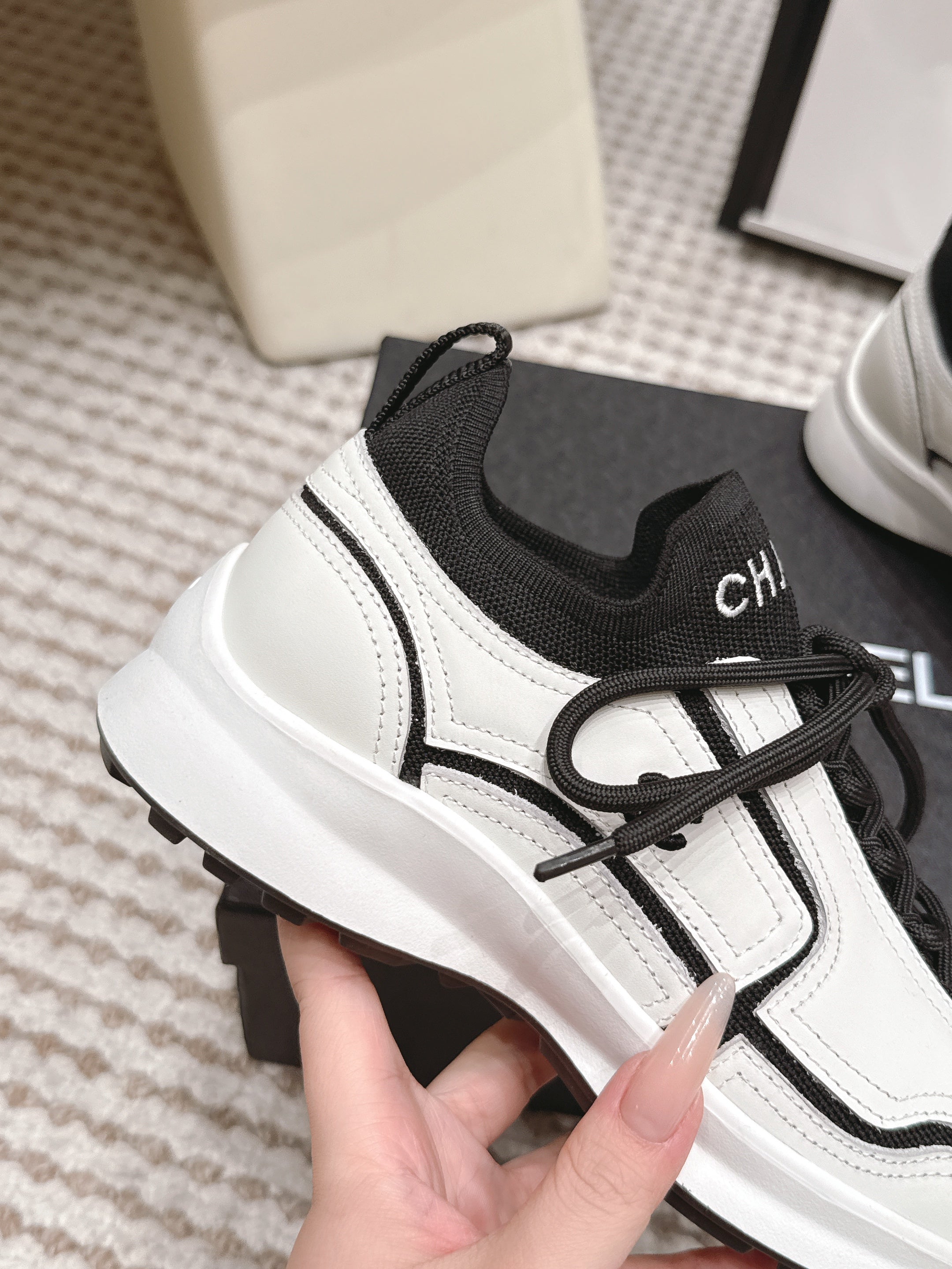 C-Sneakers