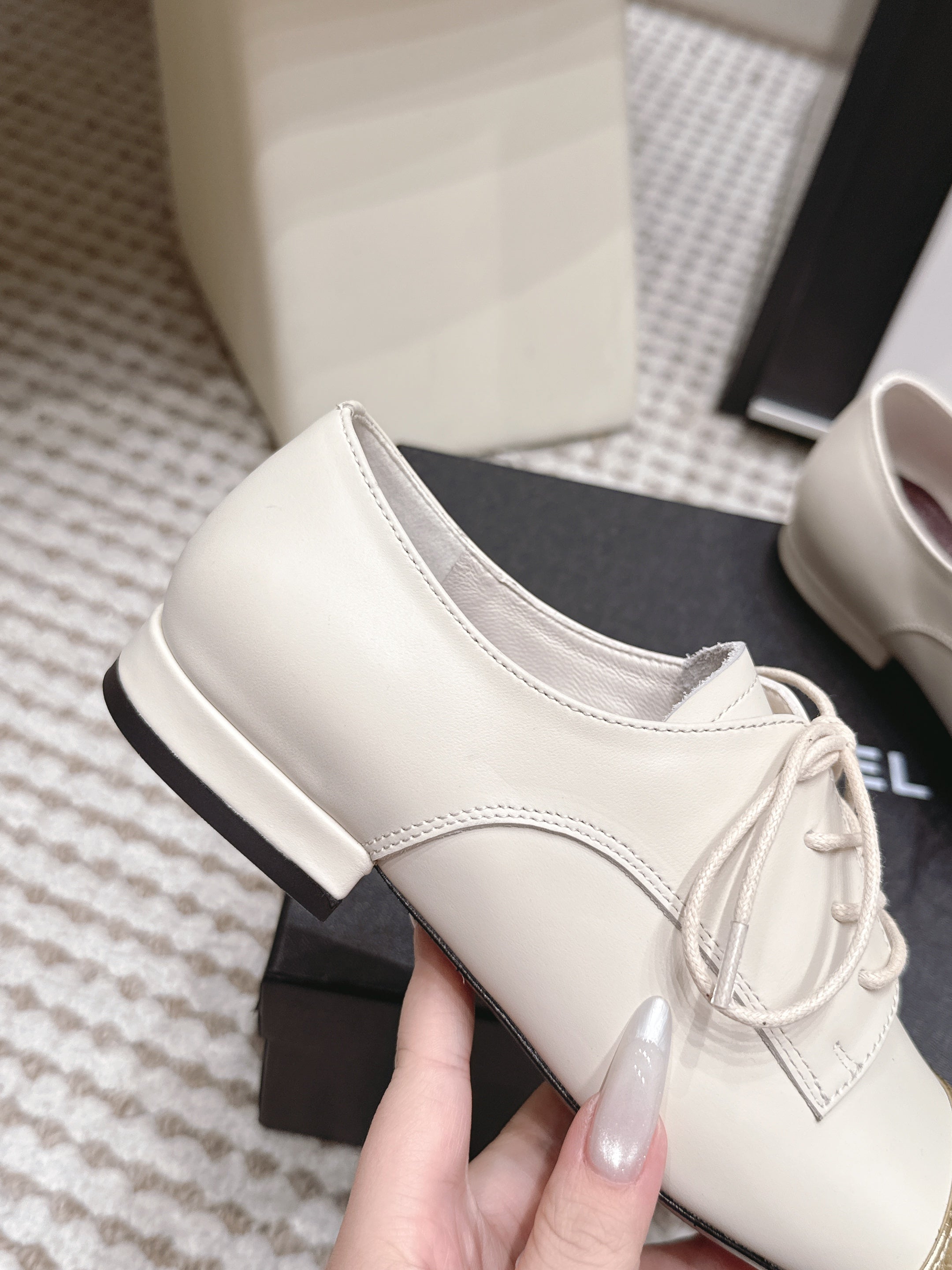 C-Sneakers