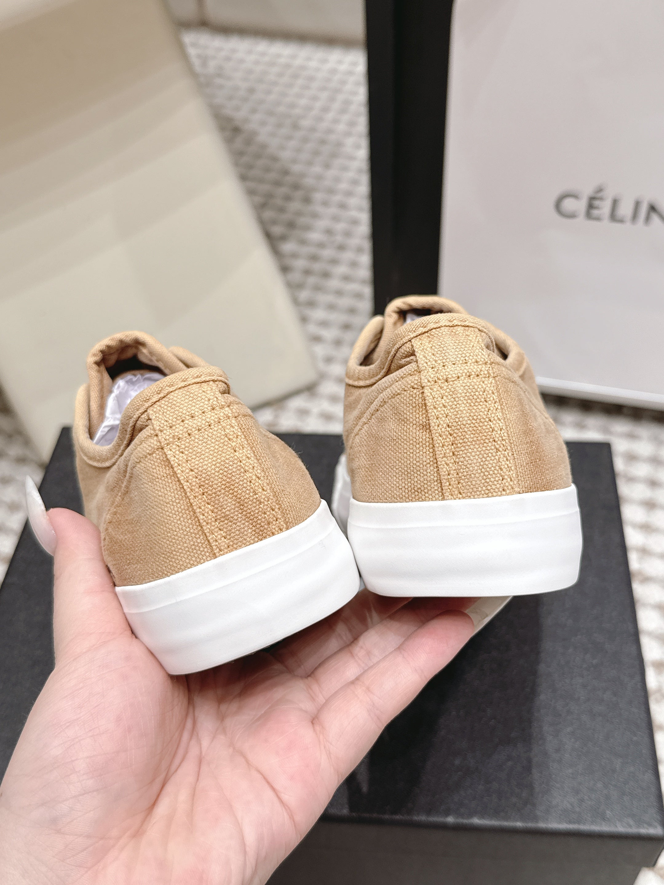 C-Sneakers