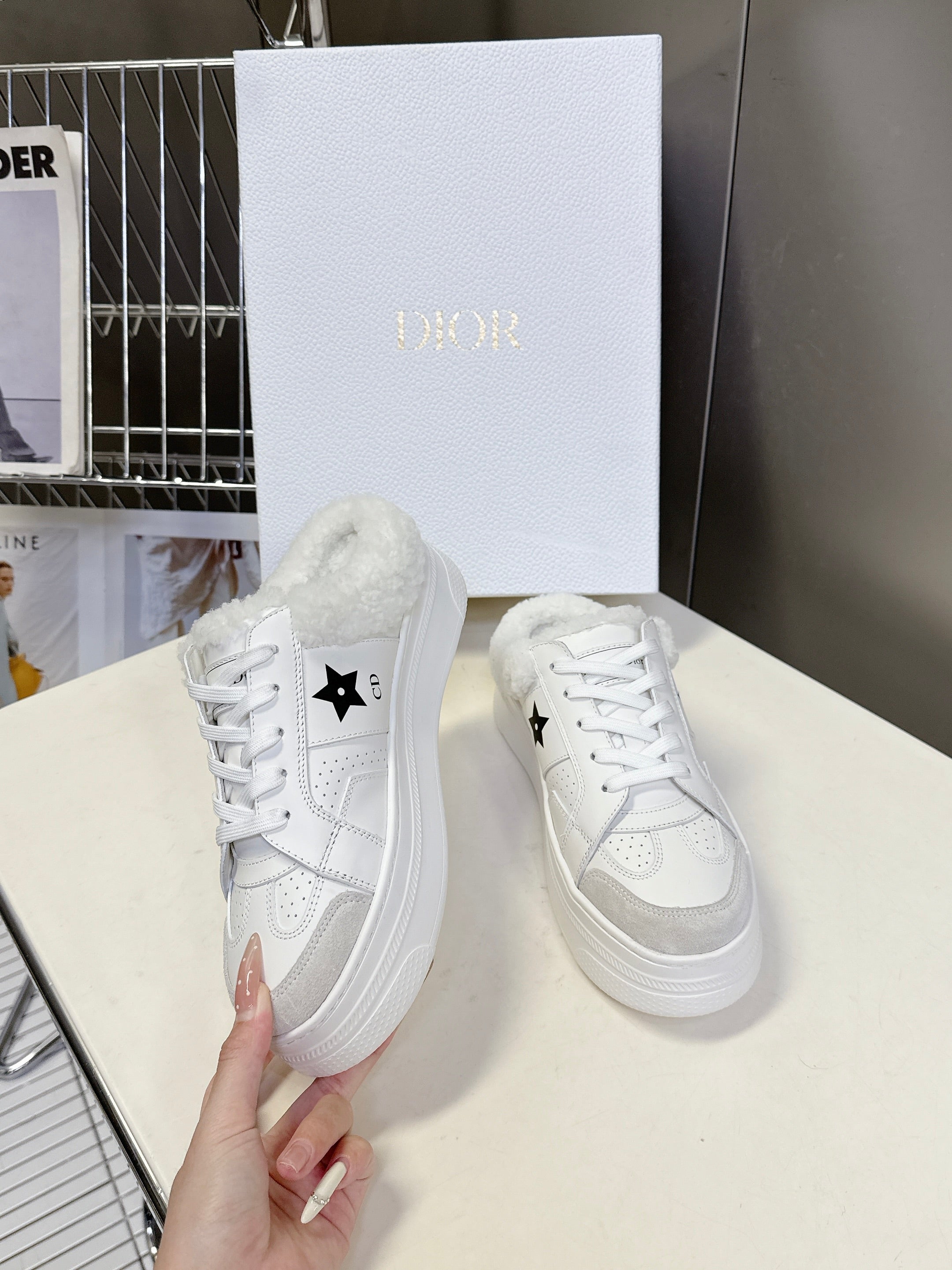 D-Sneakers