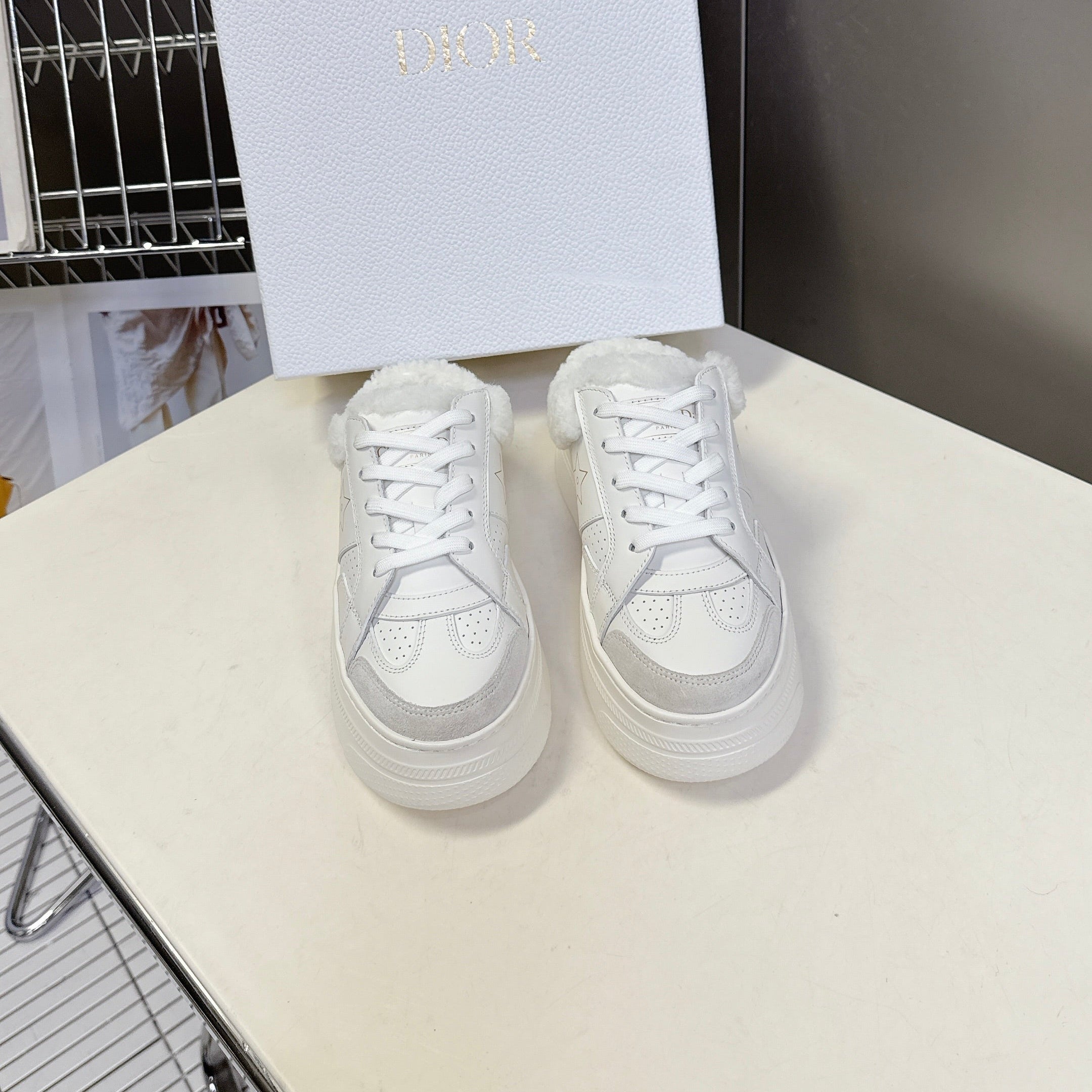 D-Sneakers