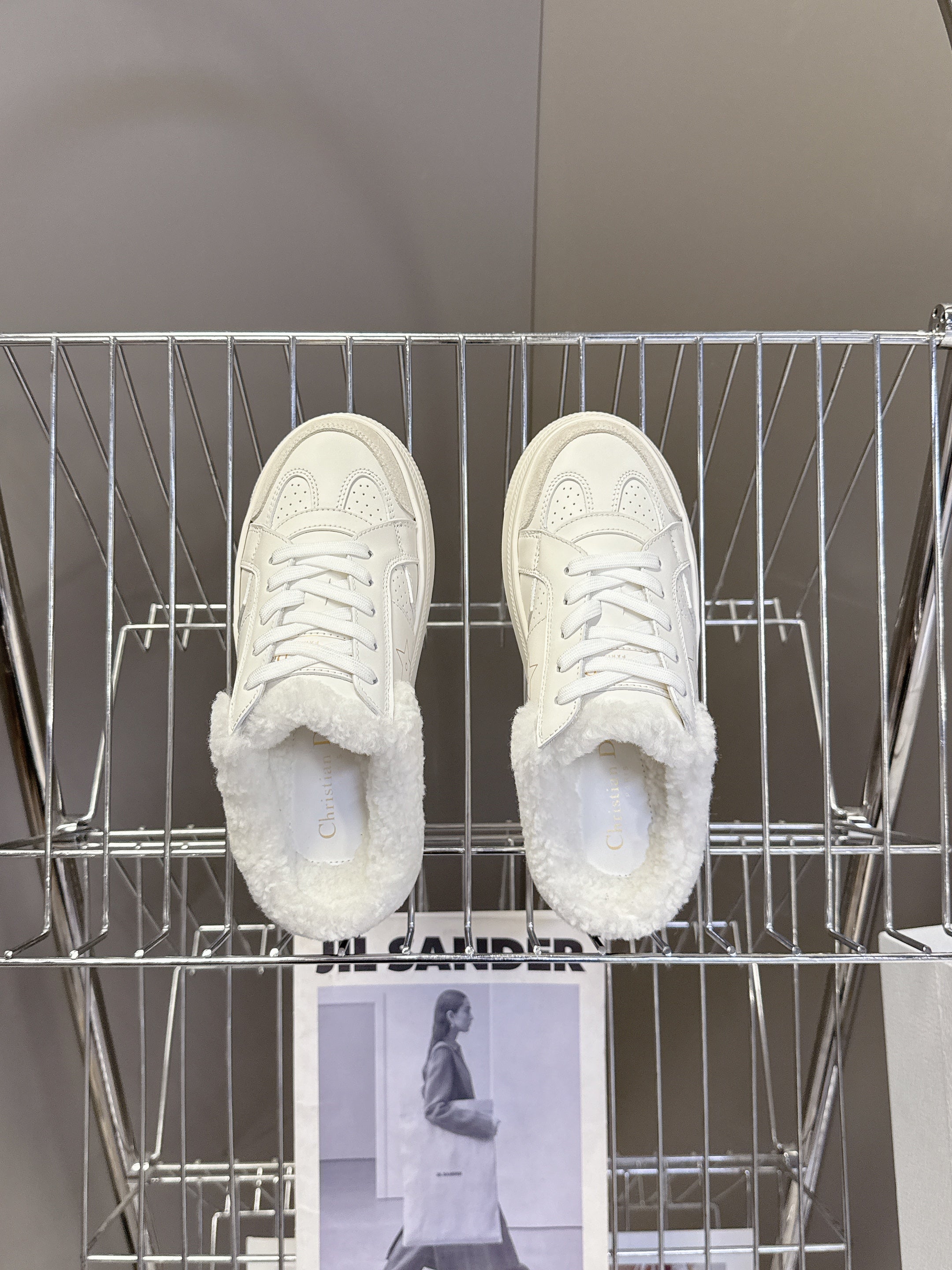 D-Sneakers