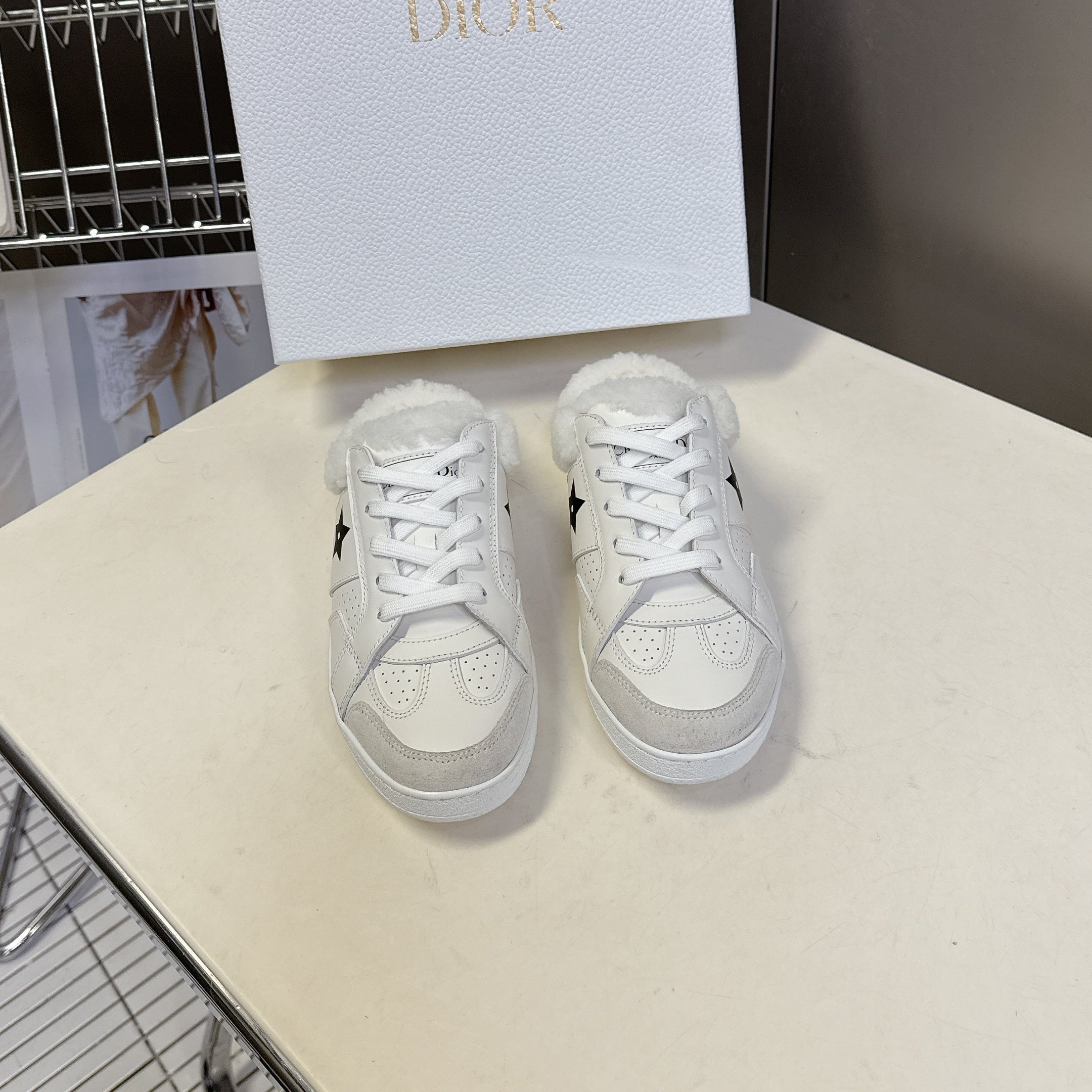 D-Sneakers