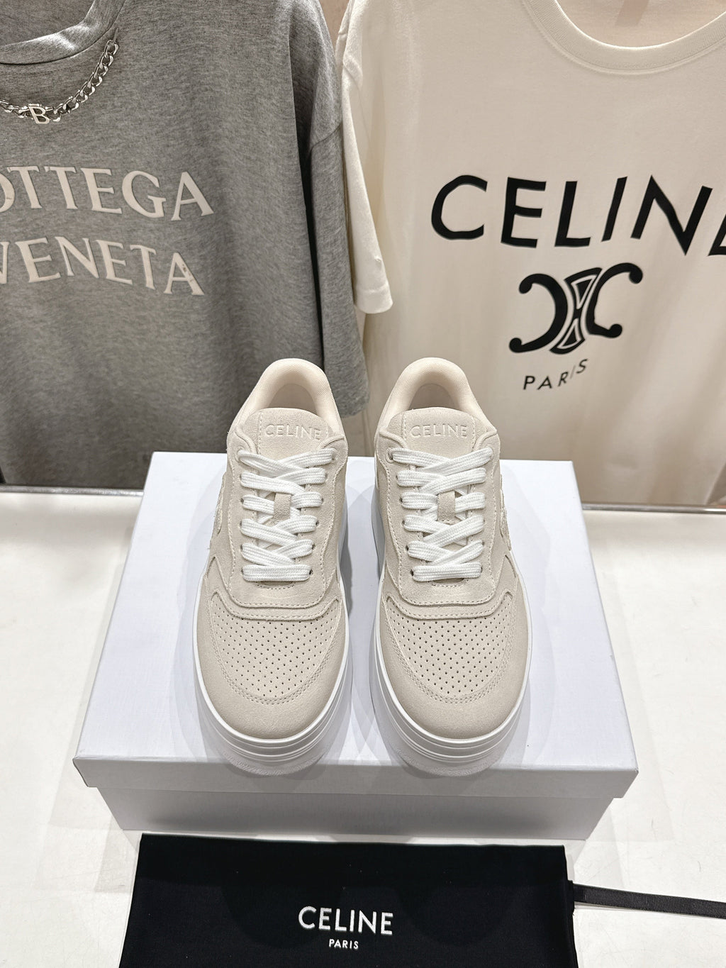 S-Sneakers
