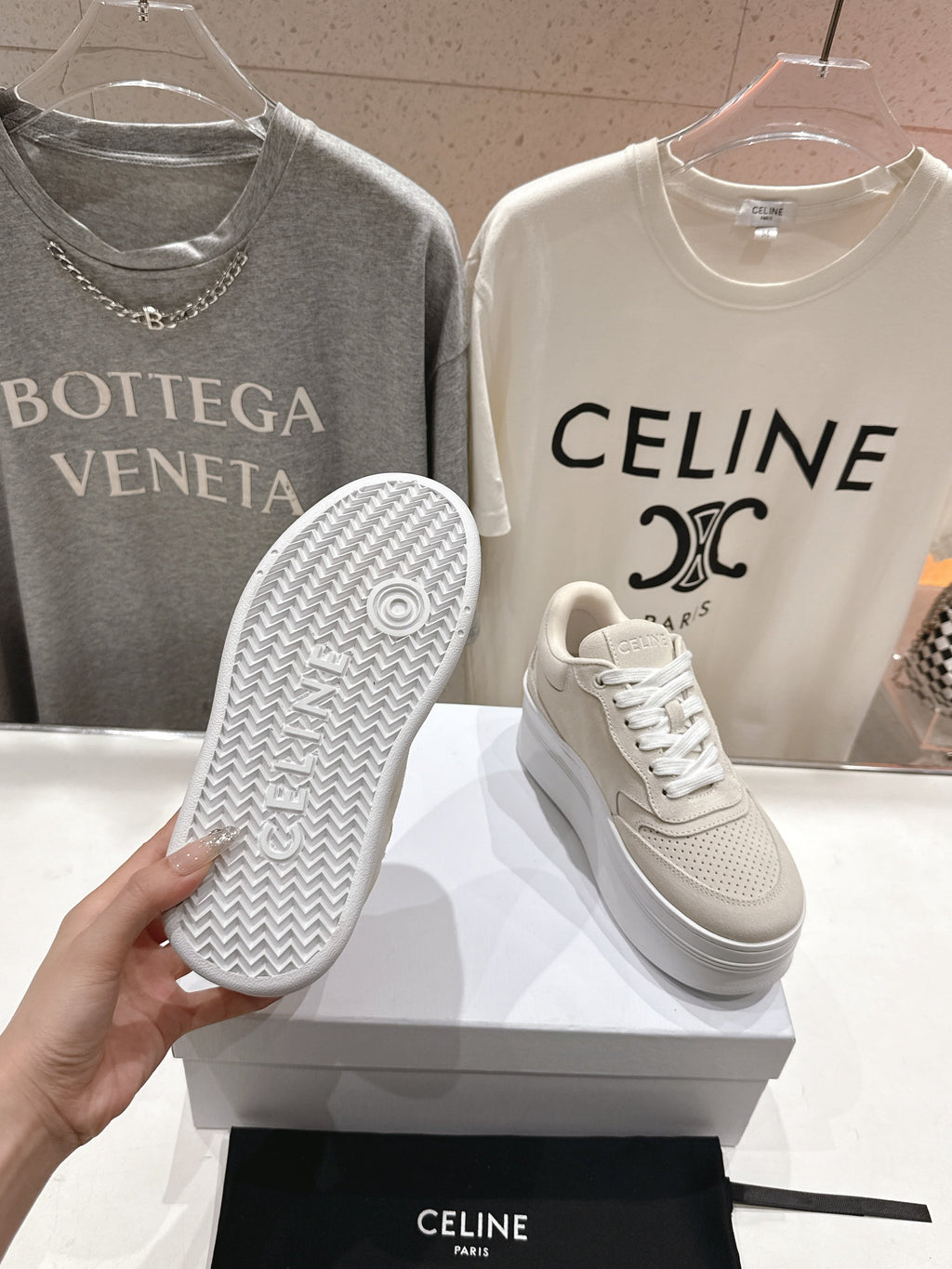 S-Sneakers