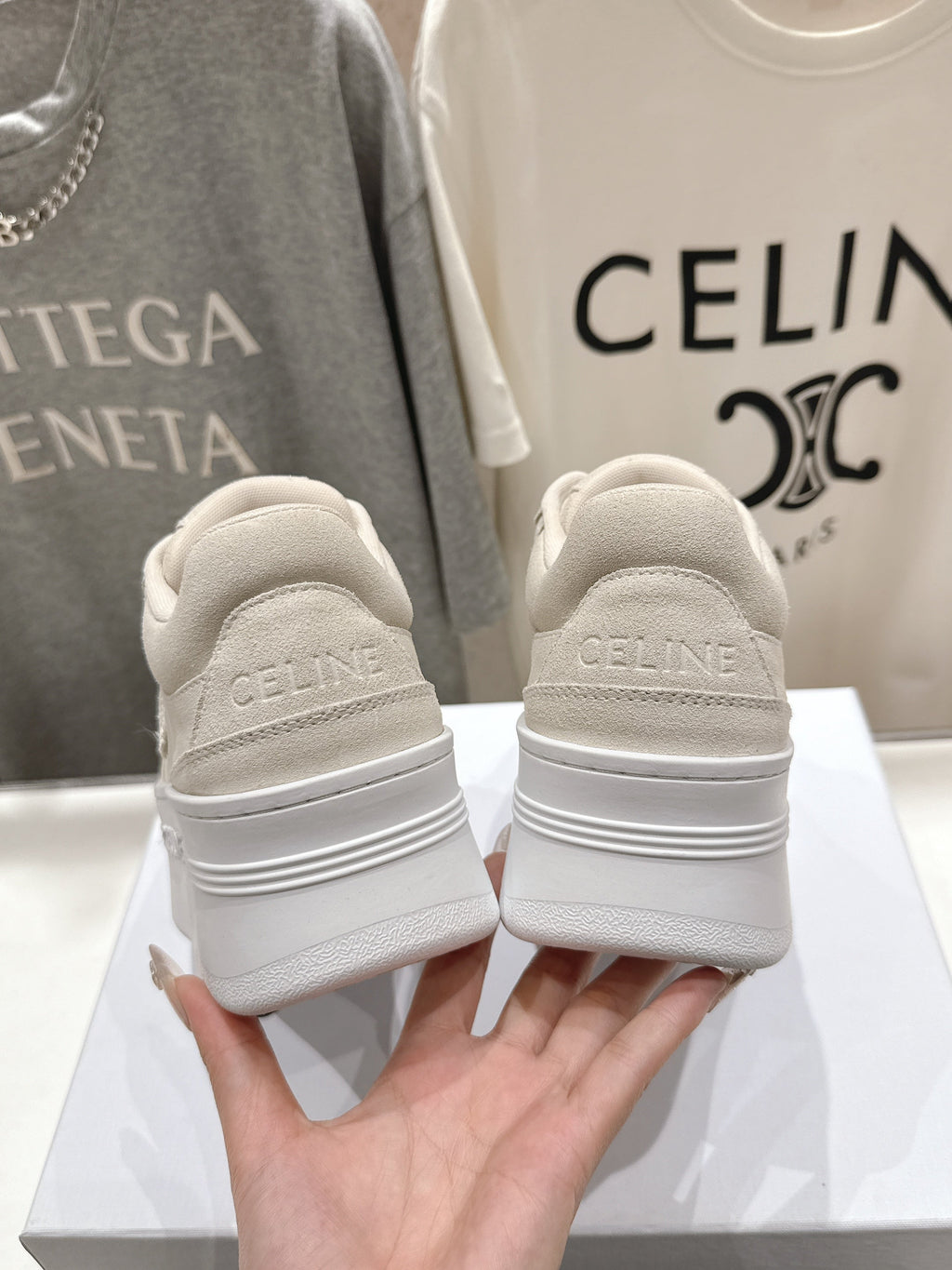 S-Sneakers