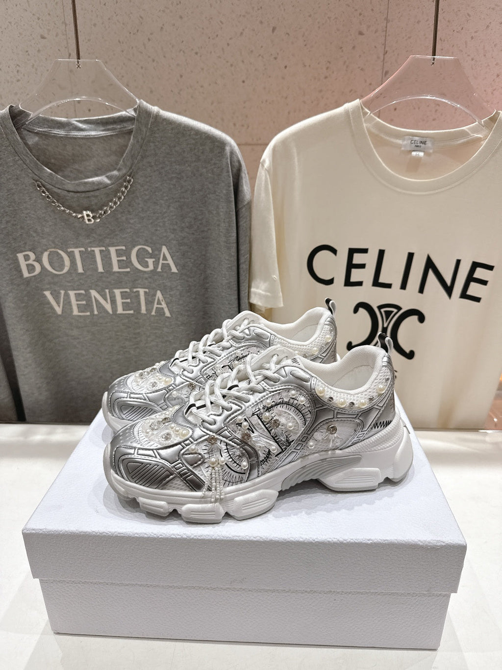 D-Sneakers