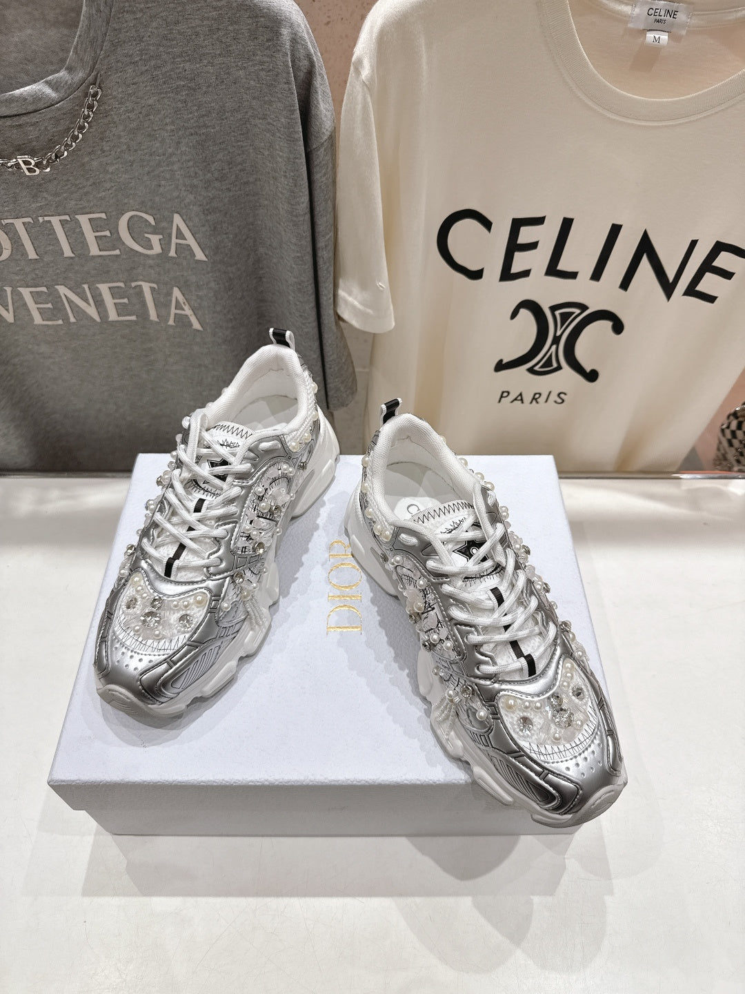D-Sneakers
