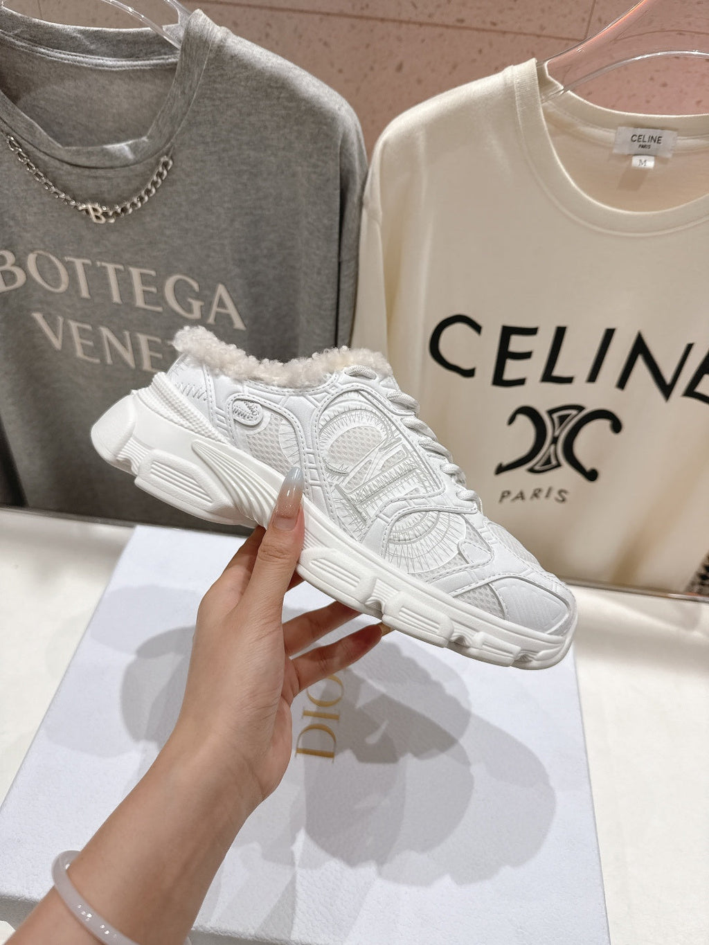 D-Sneakers