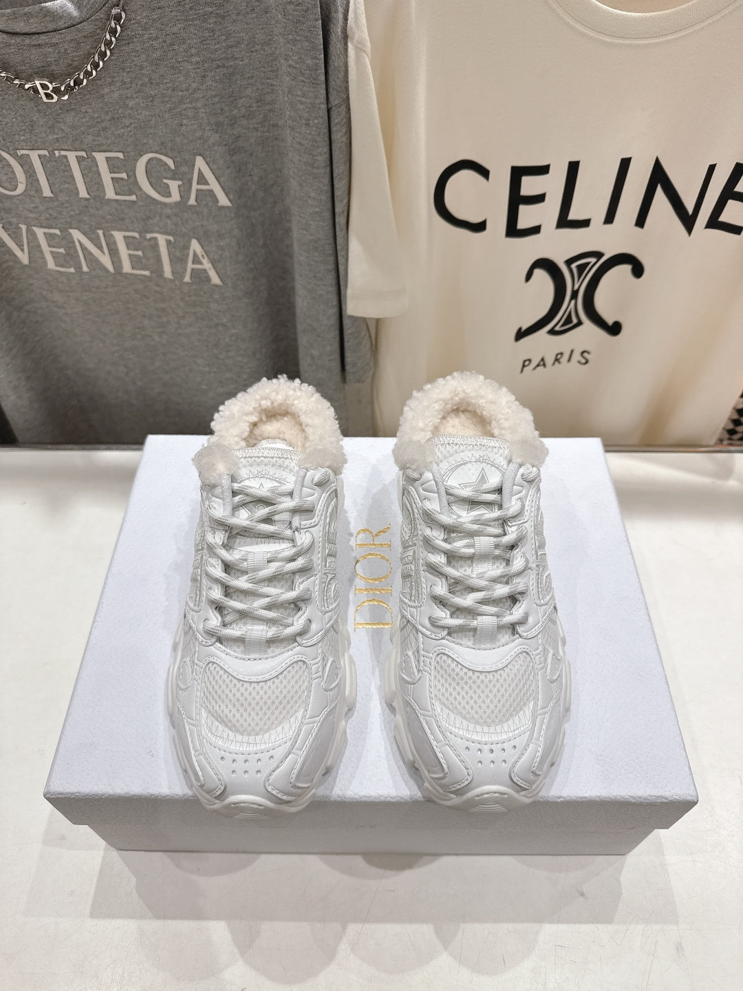 D-Sneakers
