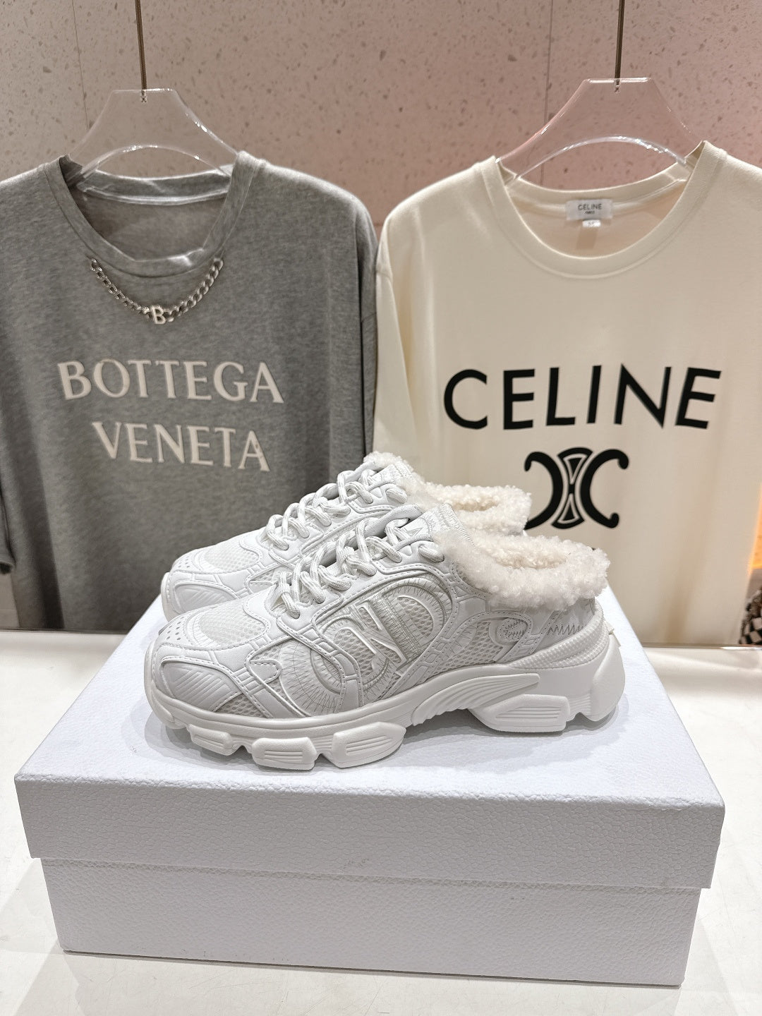 D-Sneakers