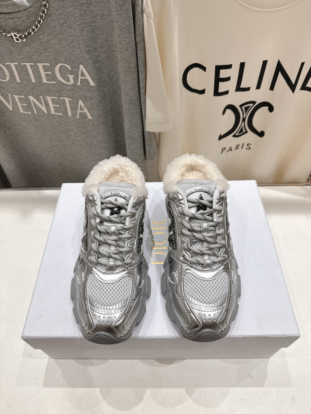 D-Sneakers