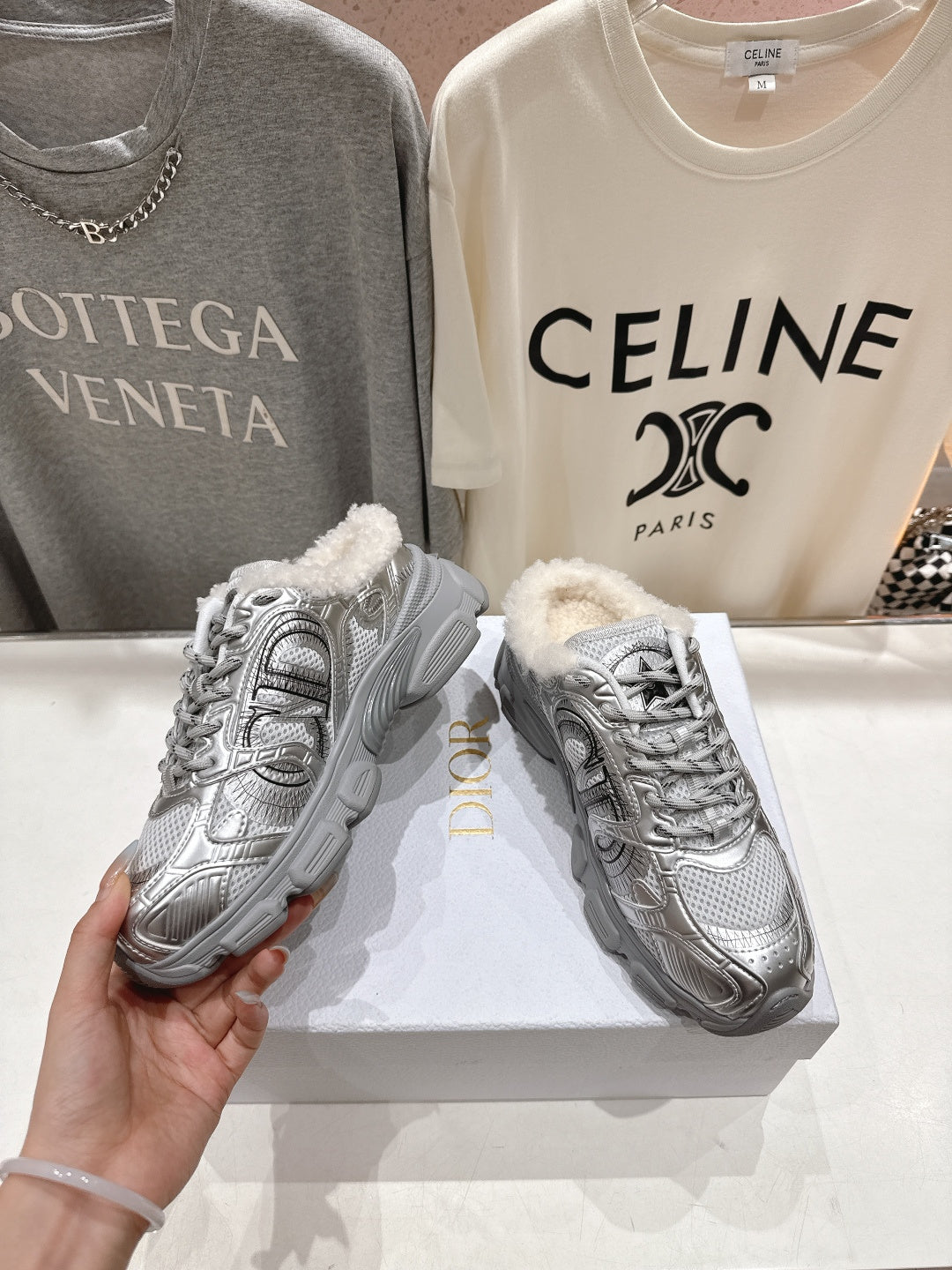 D-Sneakers