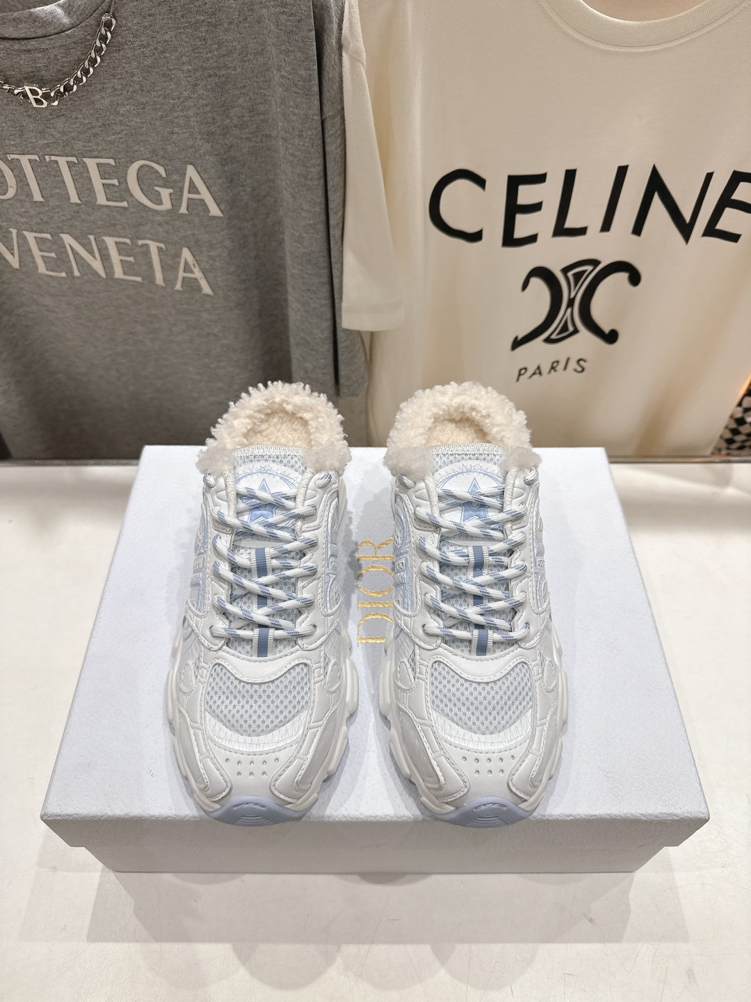 D-Sneakers