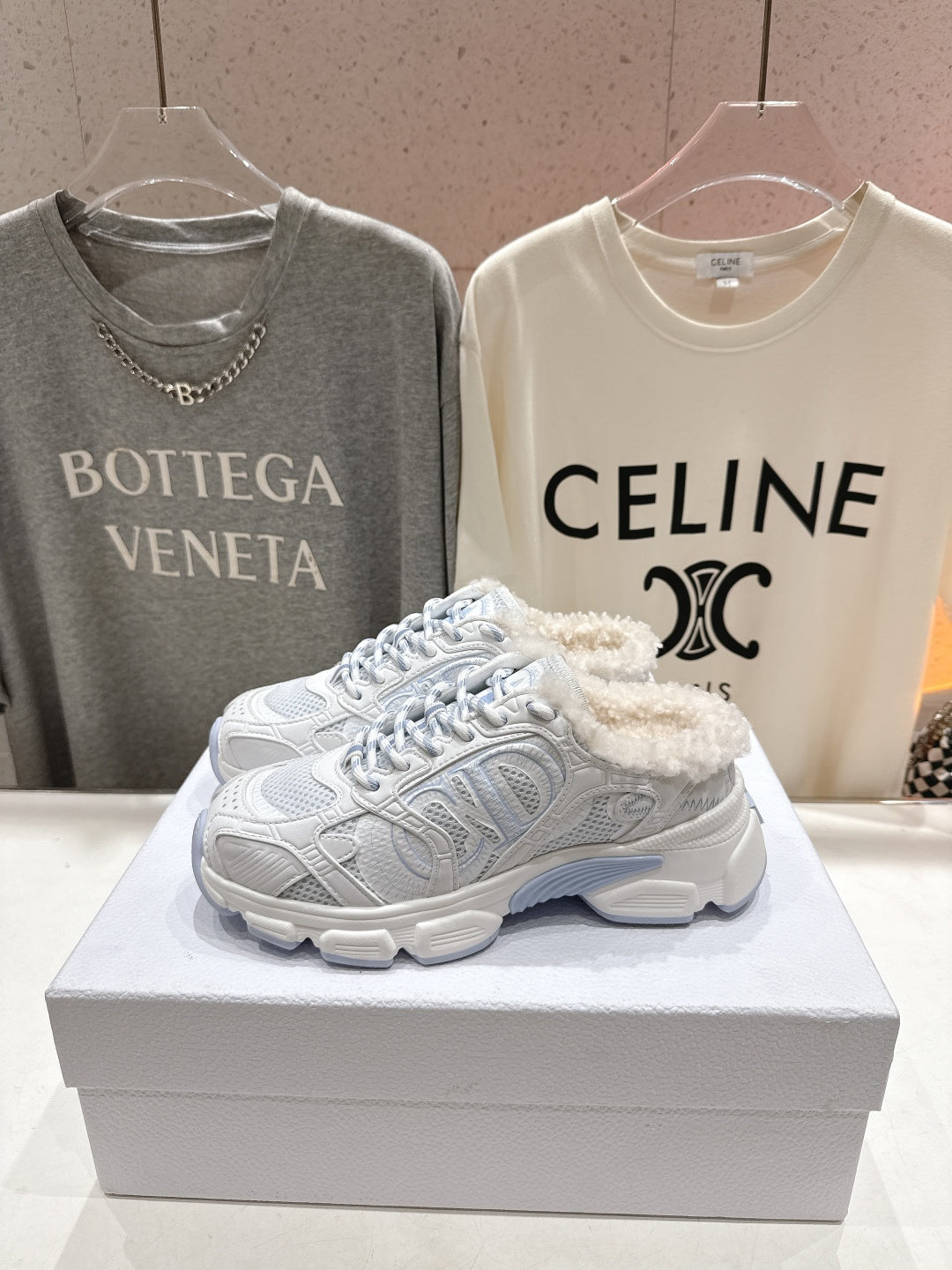 D-Sneakers