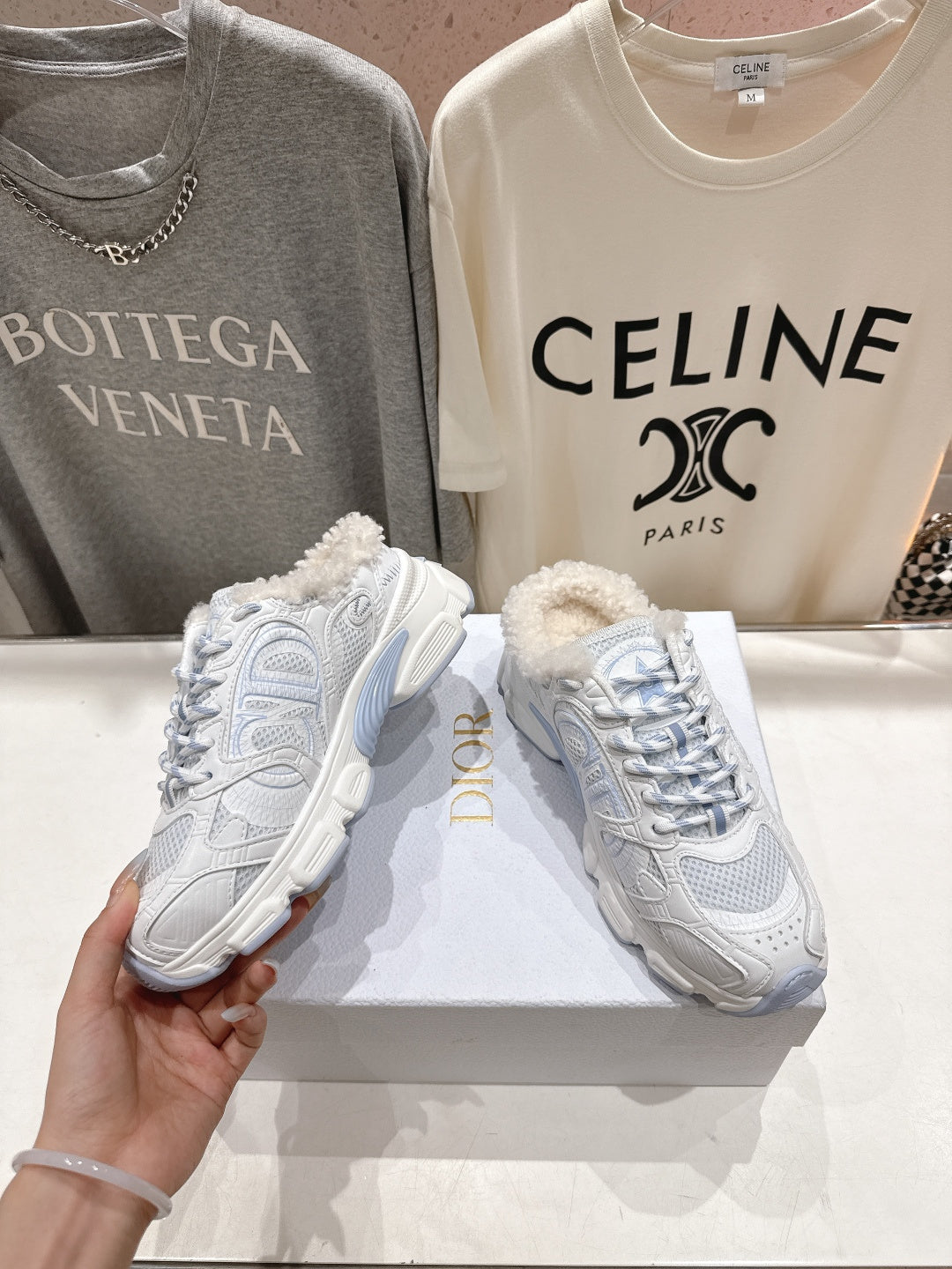 D-Sneakers
