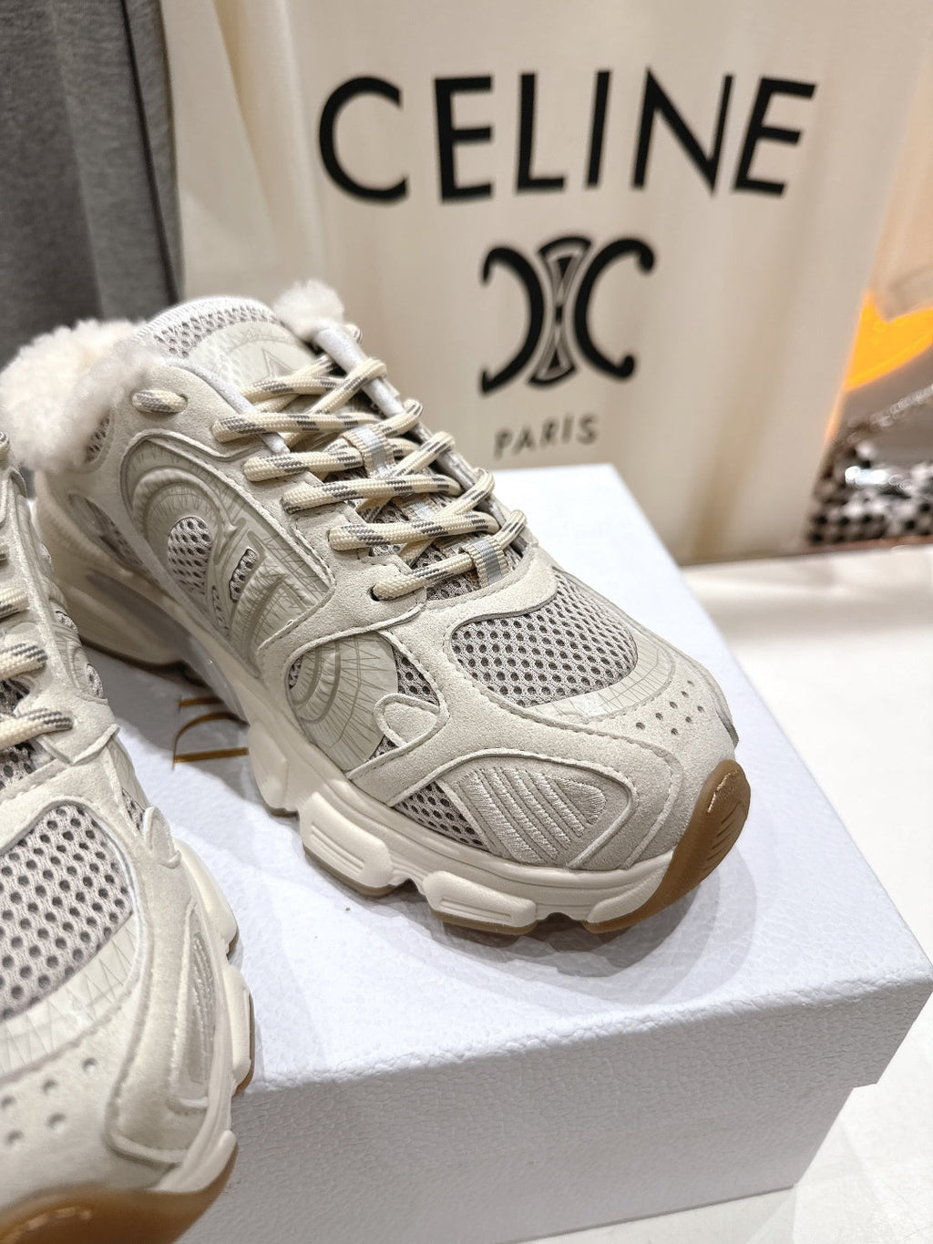 D-Sneakers