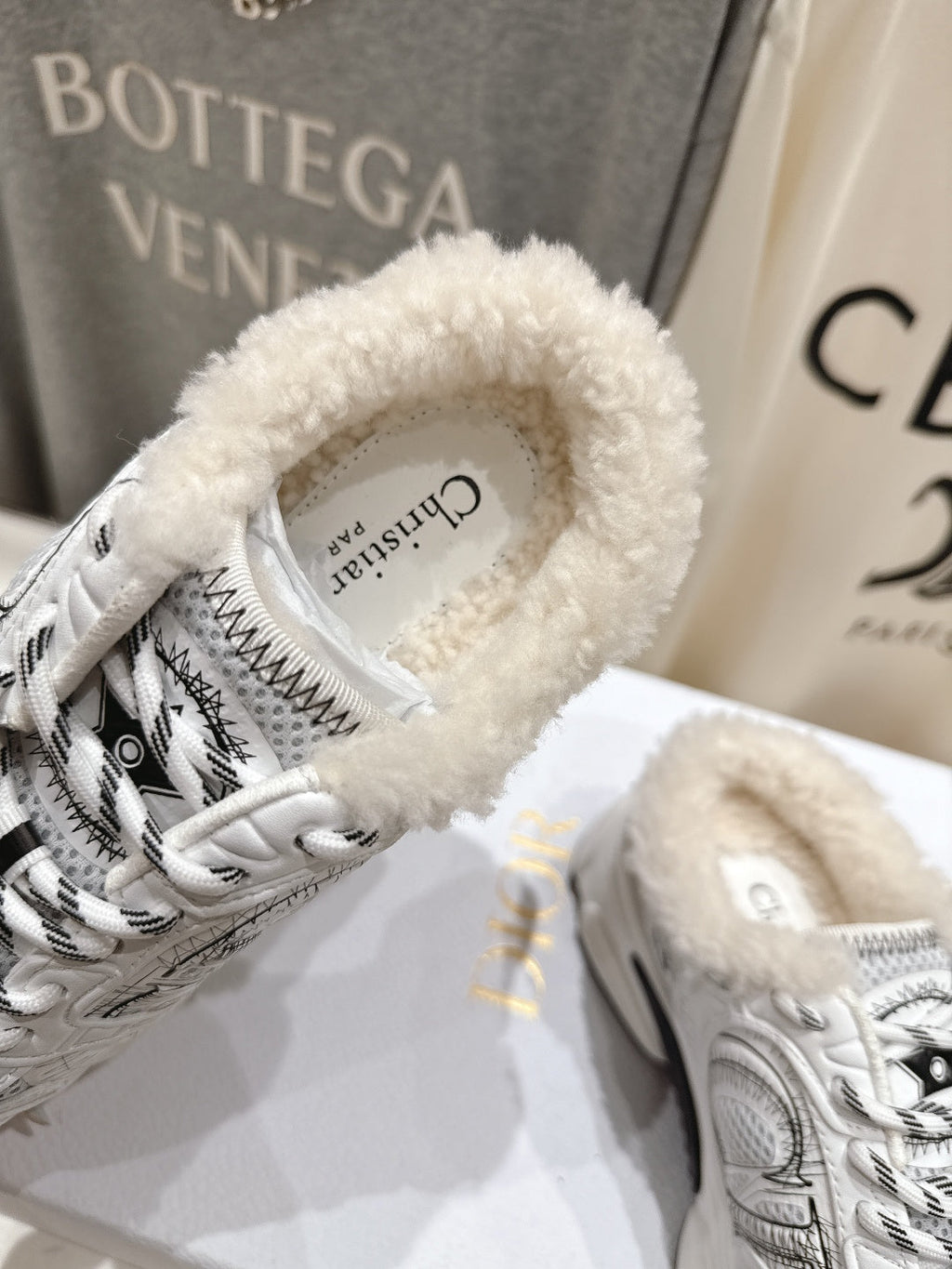 D-Sneakers