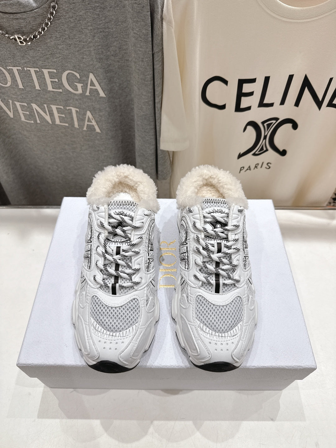 D-Sneakers
