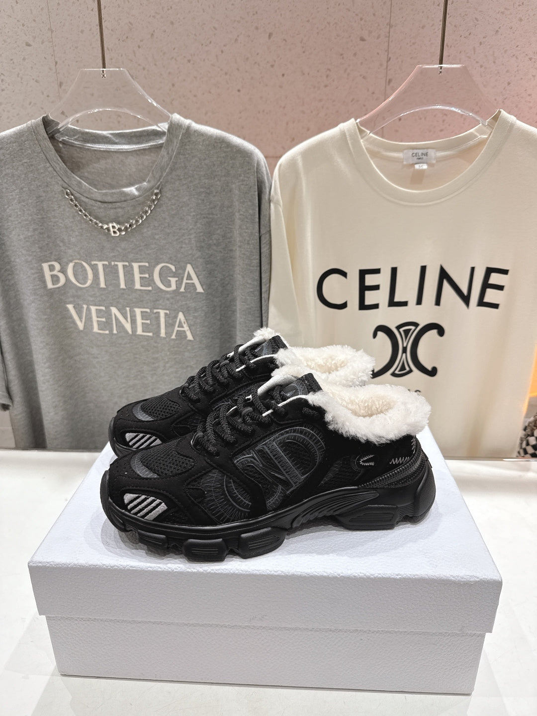 D-Sneakers