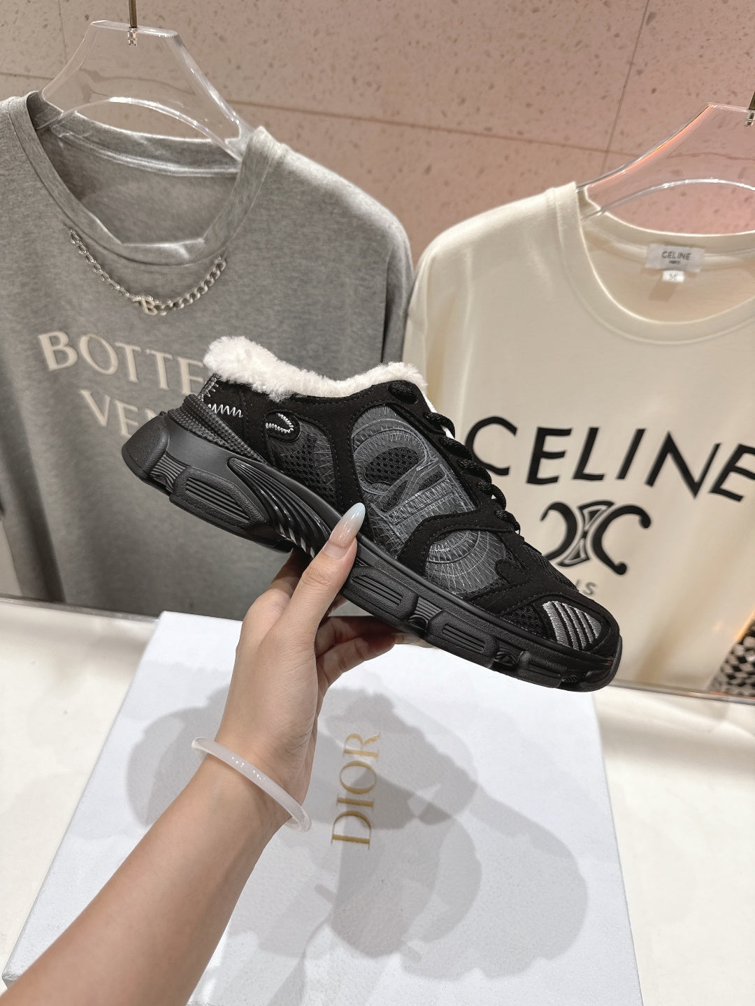 D-Sneakers
