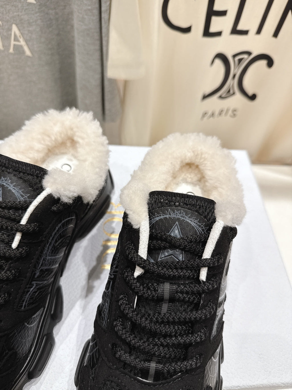 D-Sneakers