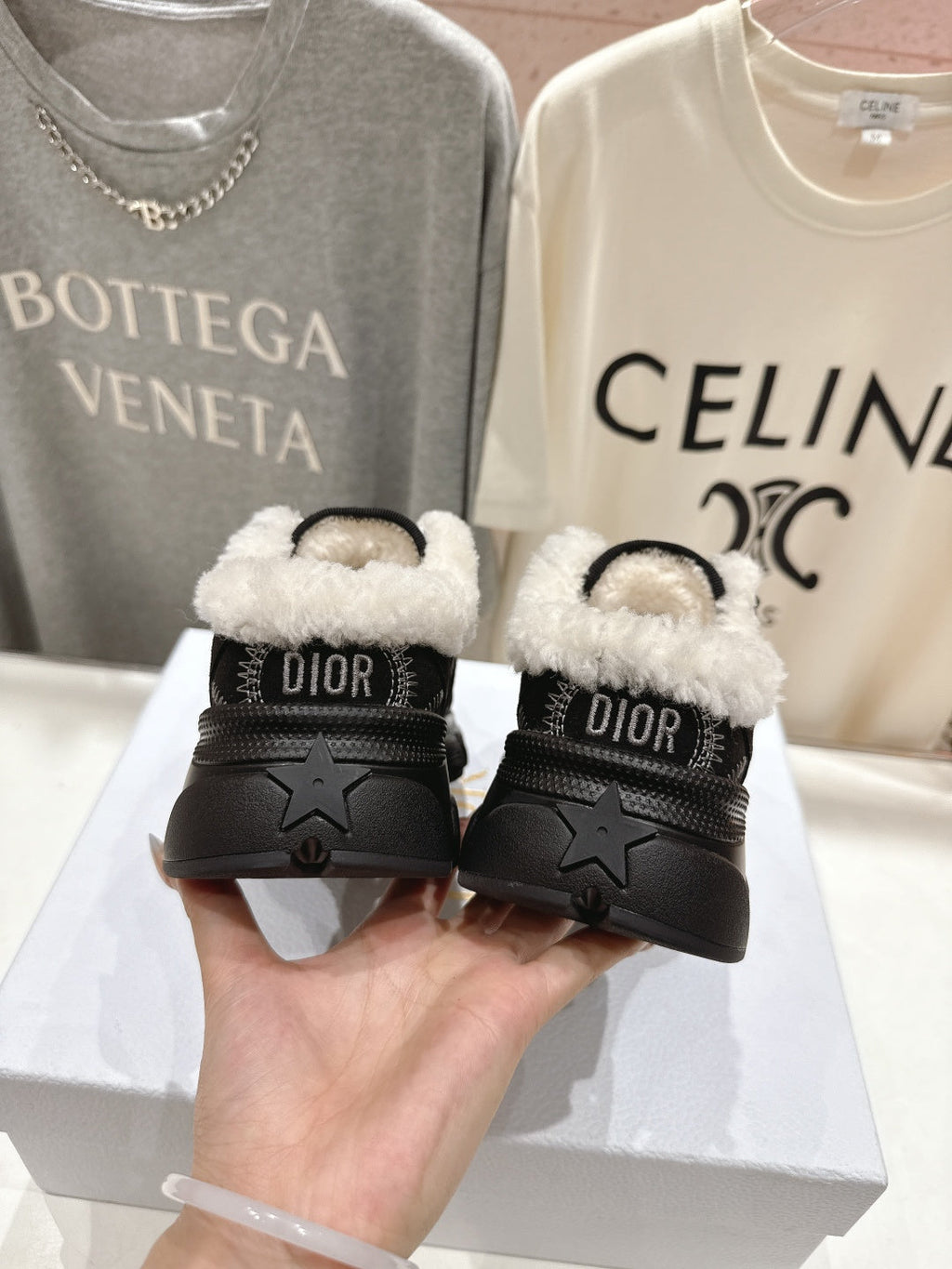 D-Sneakers