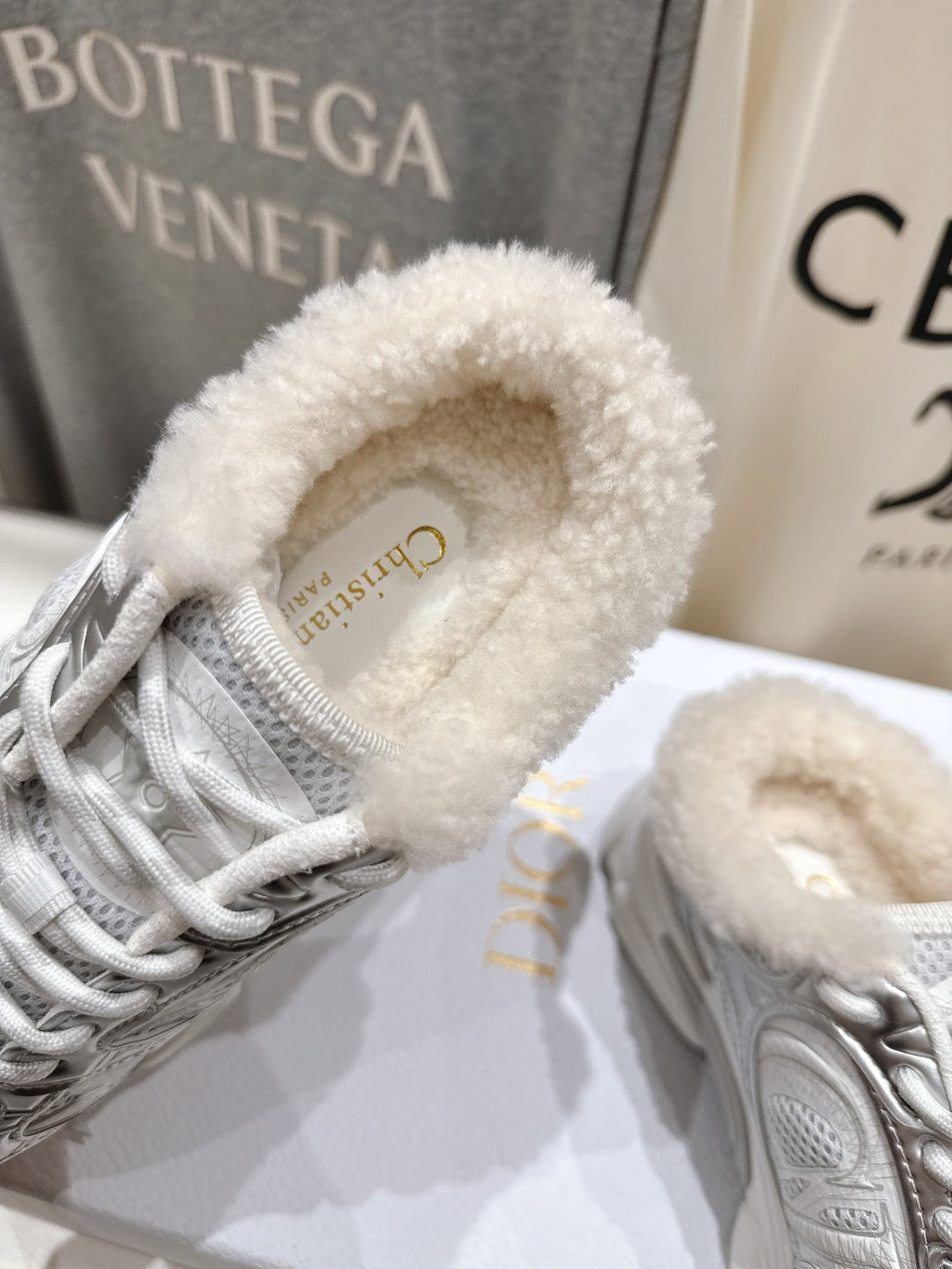 D-Sneakers