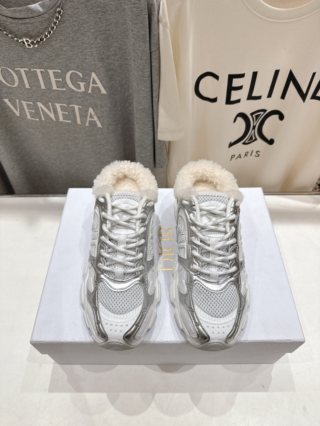 D-Sneakers