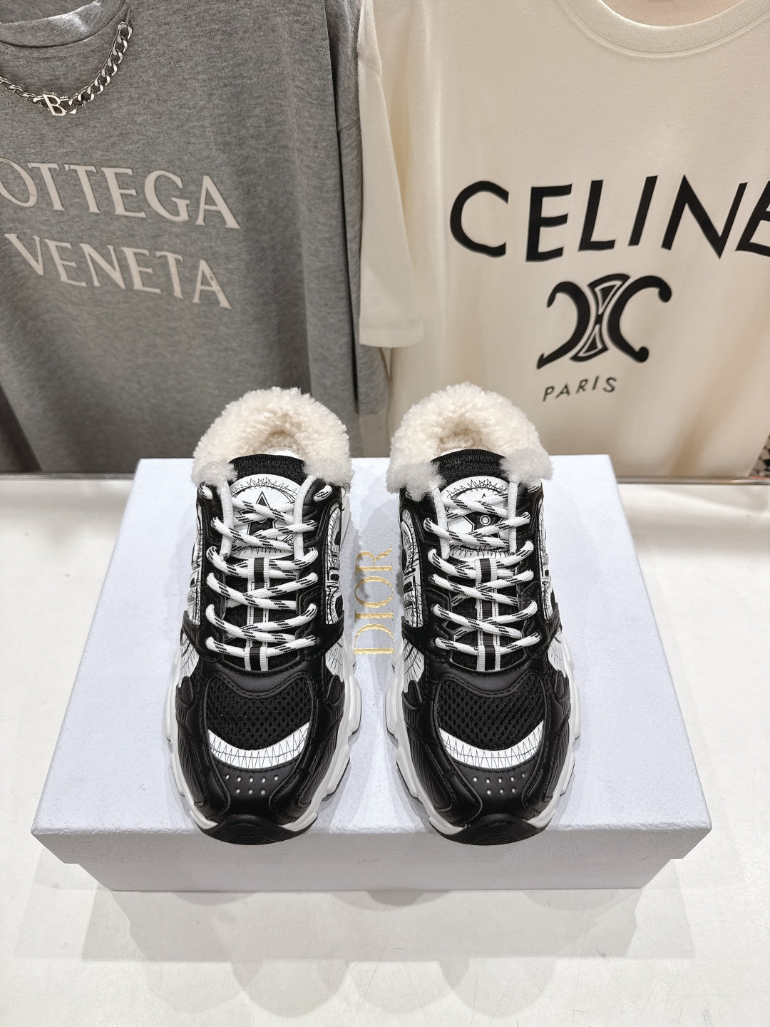 D-Sneakers