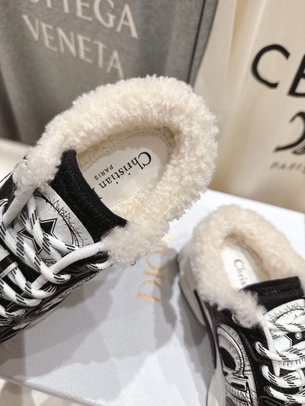 D-Sneakers