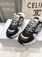 D-Sneakers