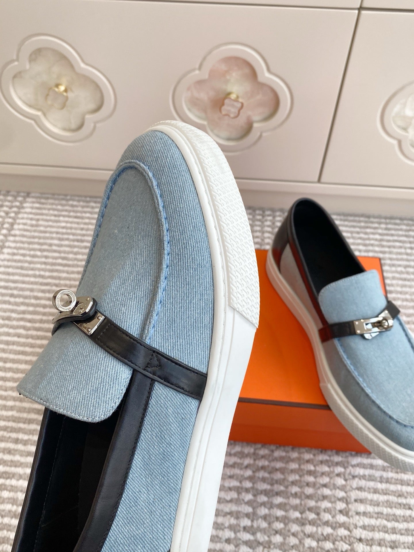 A-Sneakers