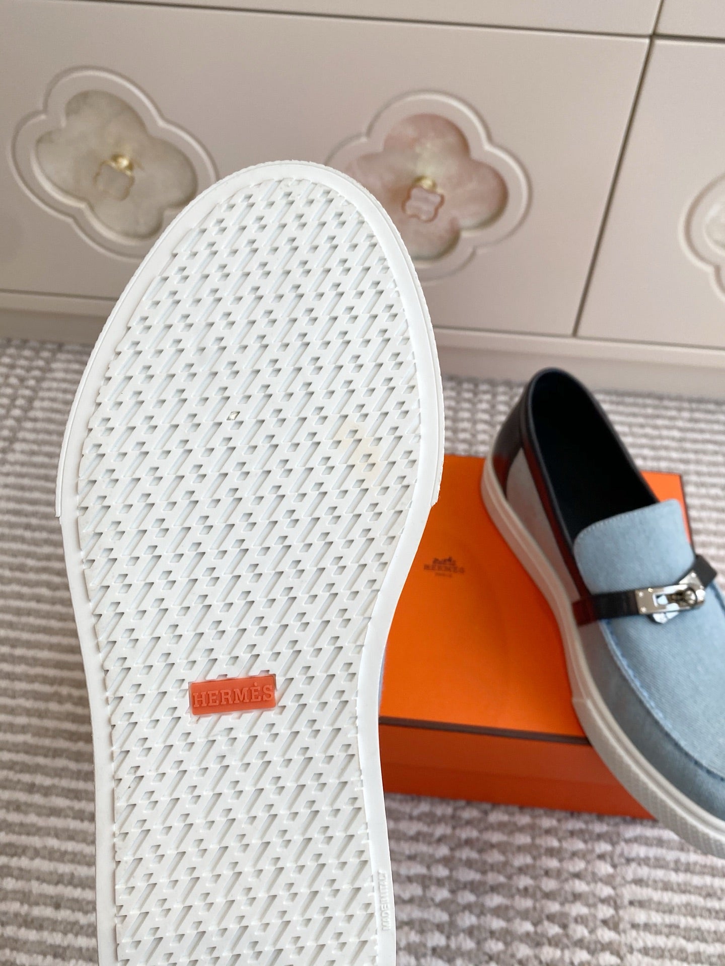 A-Sneakers