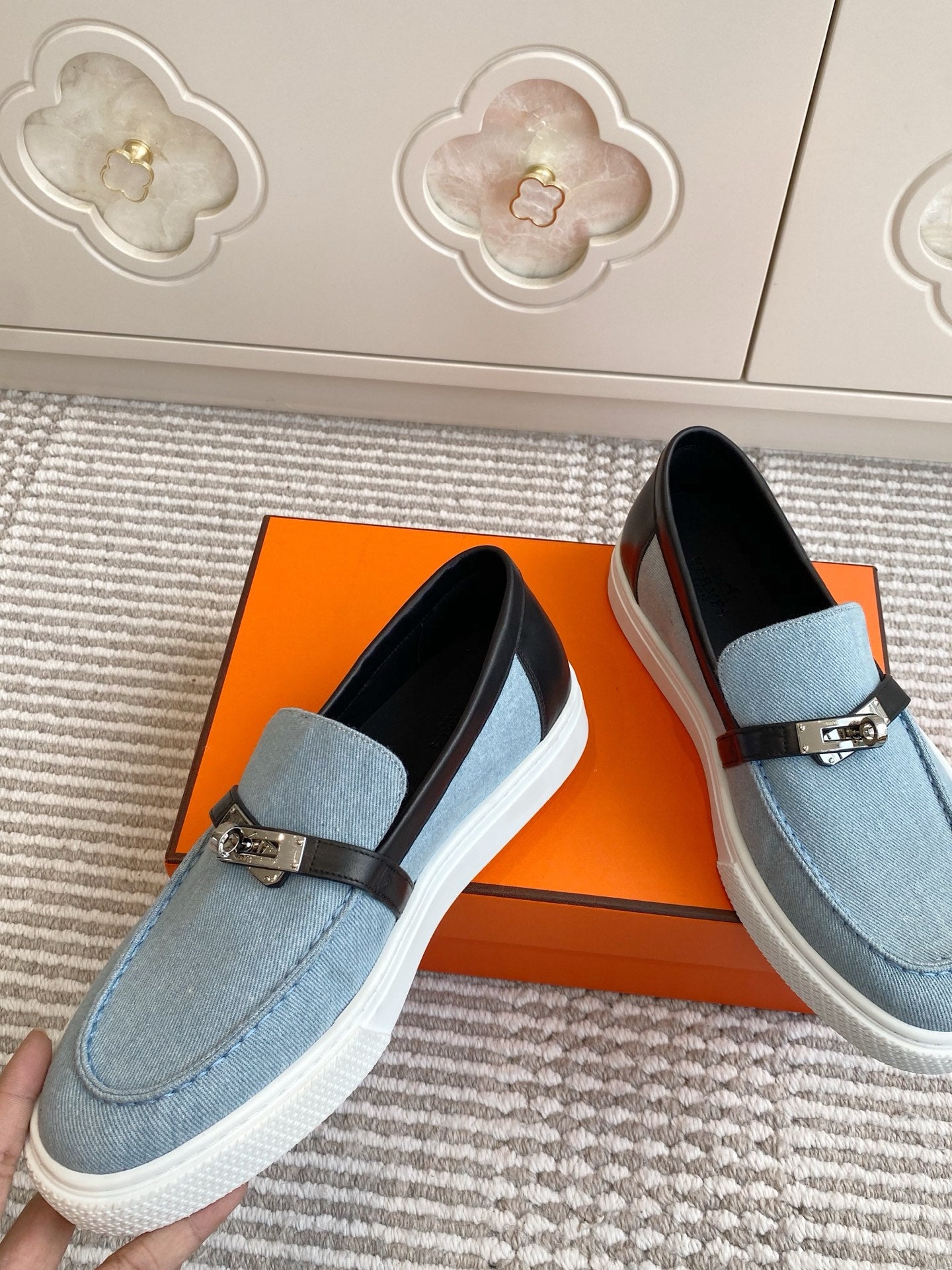 A-Sneakers