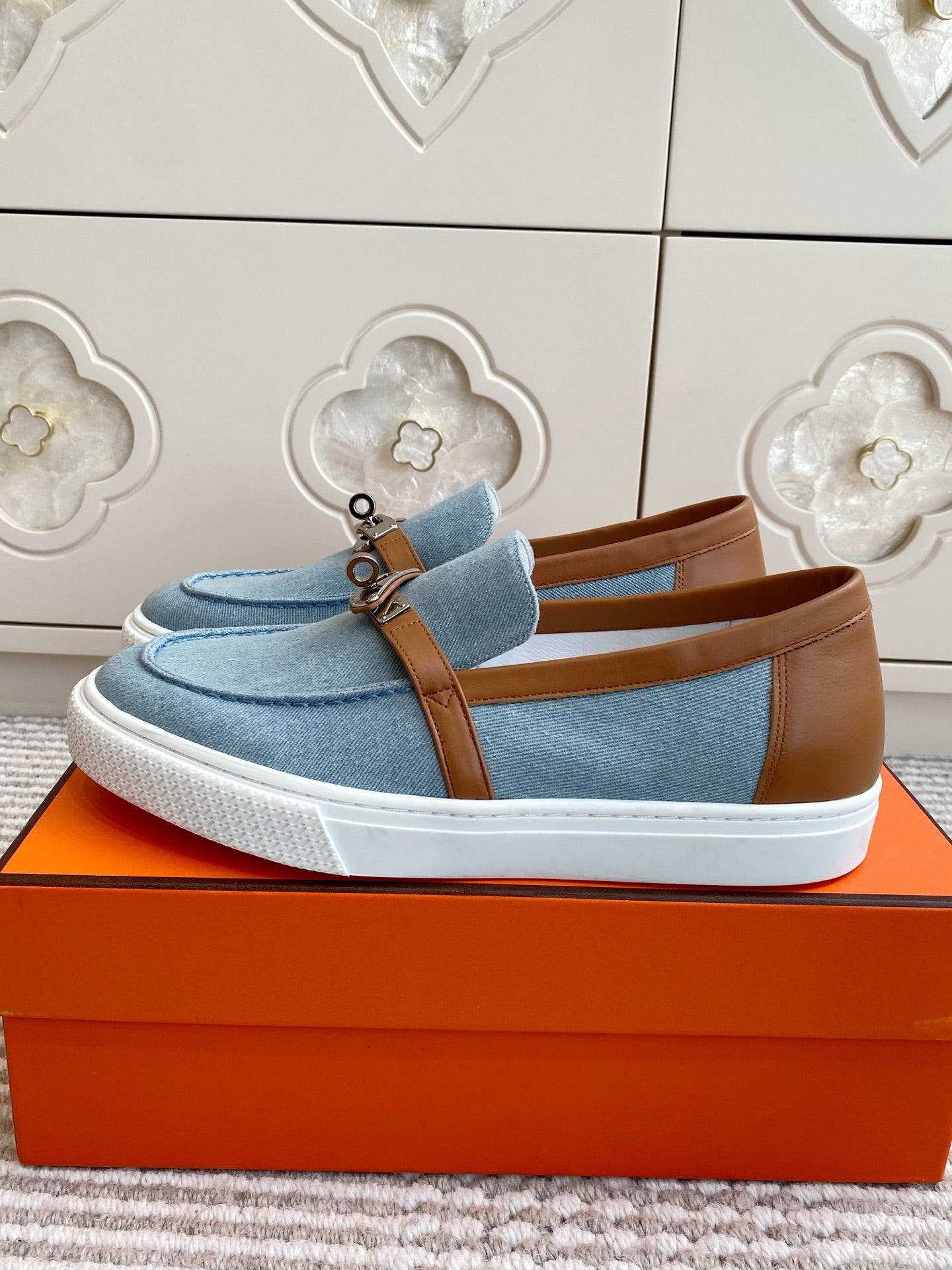 A-Sneakers