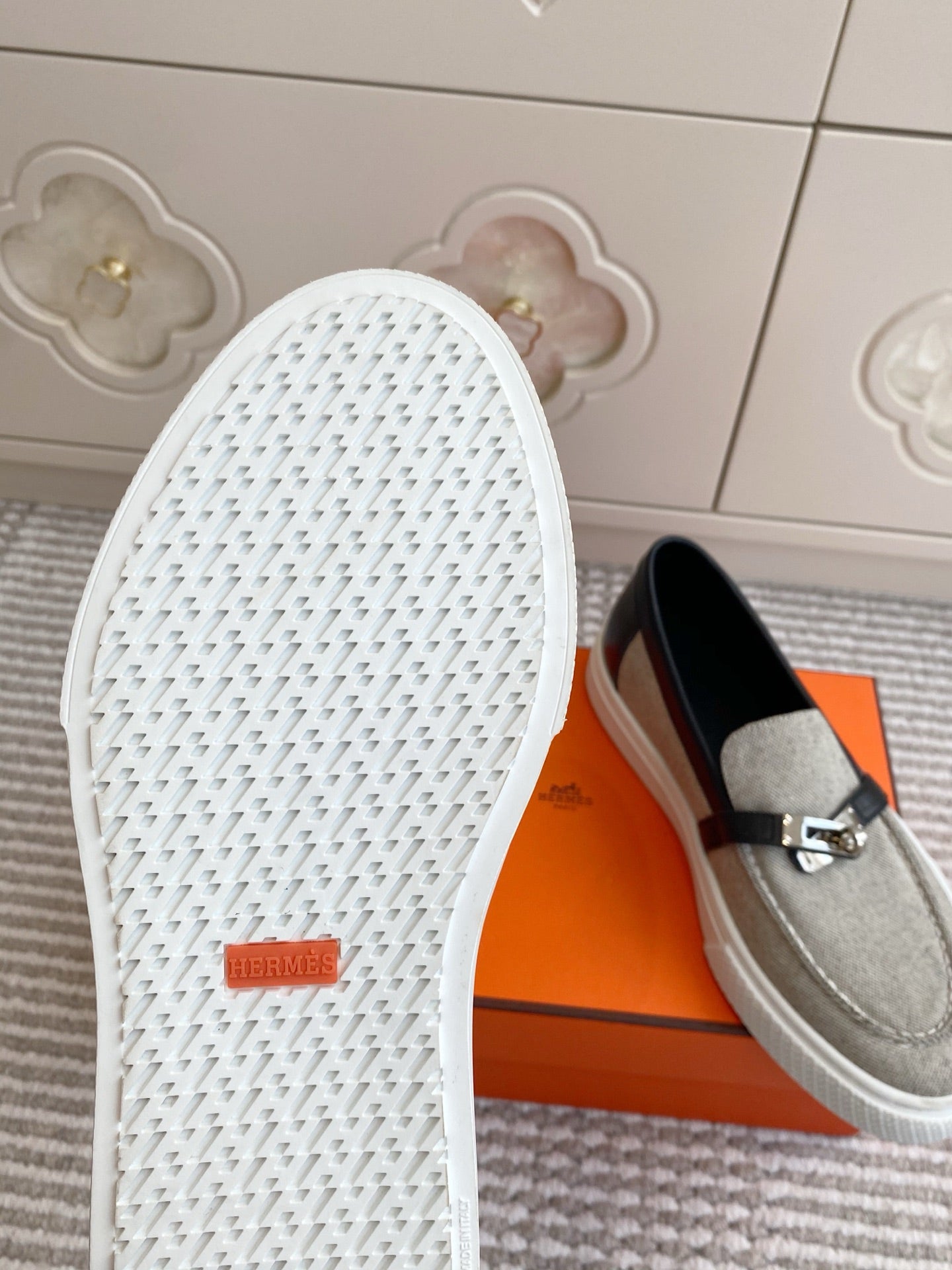 A-Sneakers