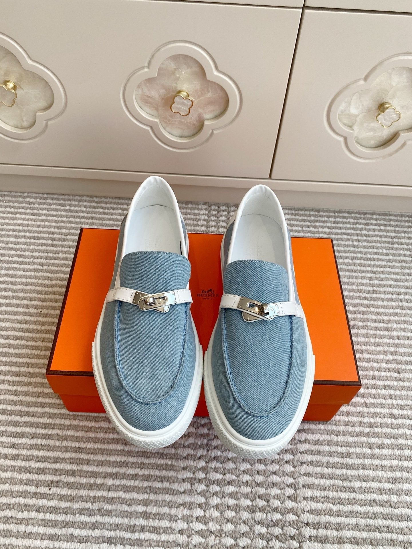A-Sneakers