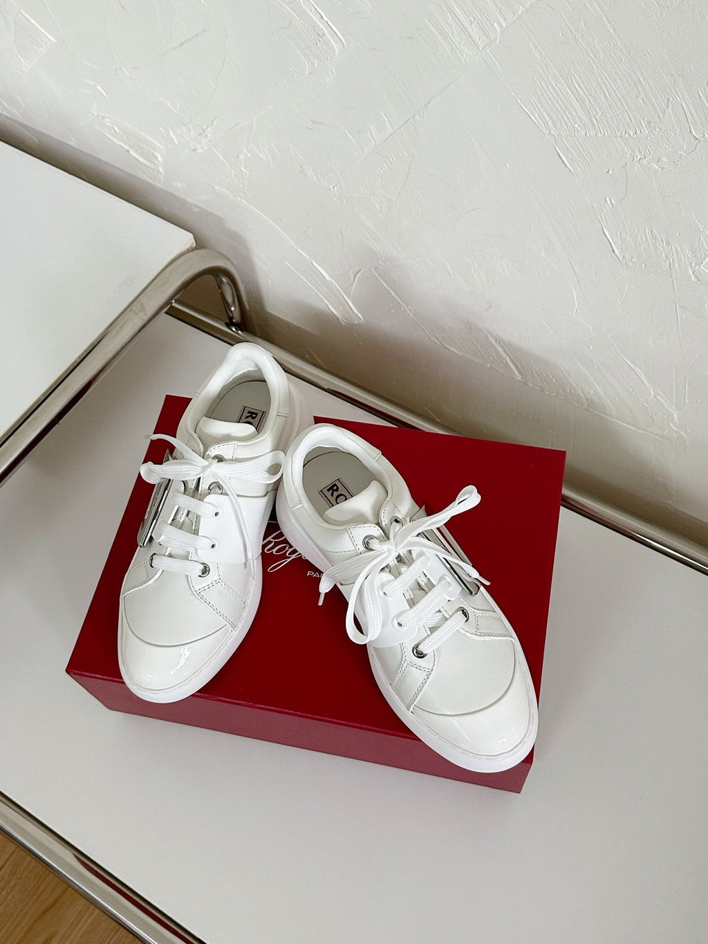 R-Sneakers