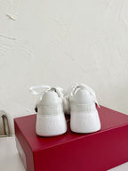 R-Sneakers