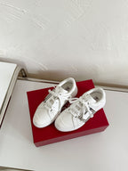 R-Sneakers