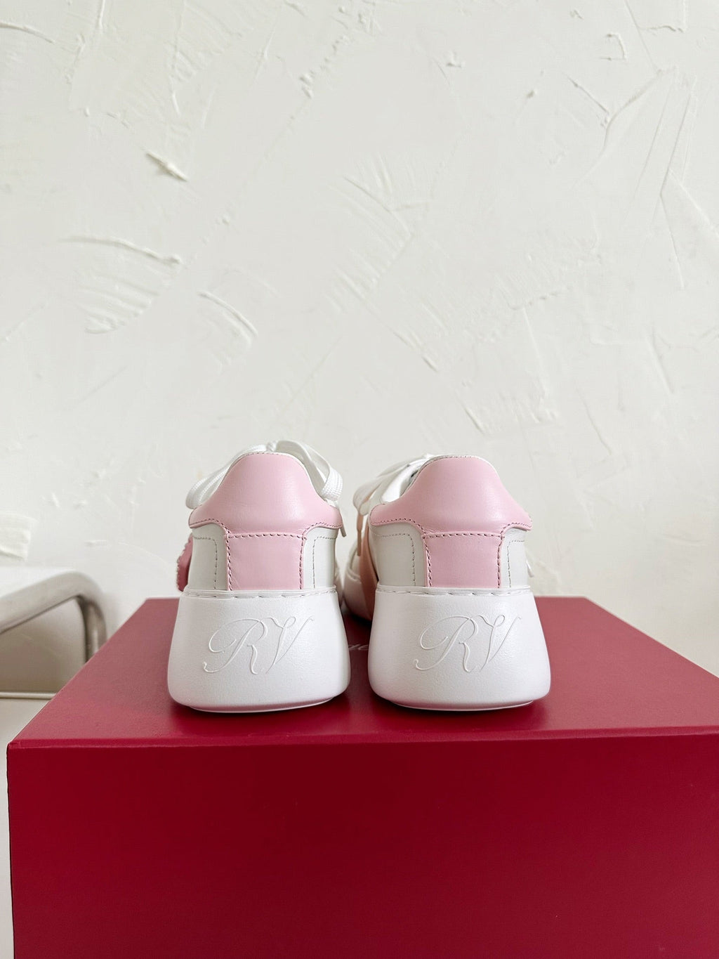 R-Sneakers