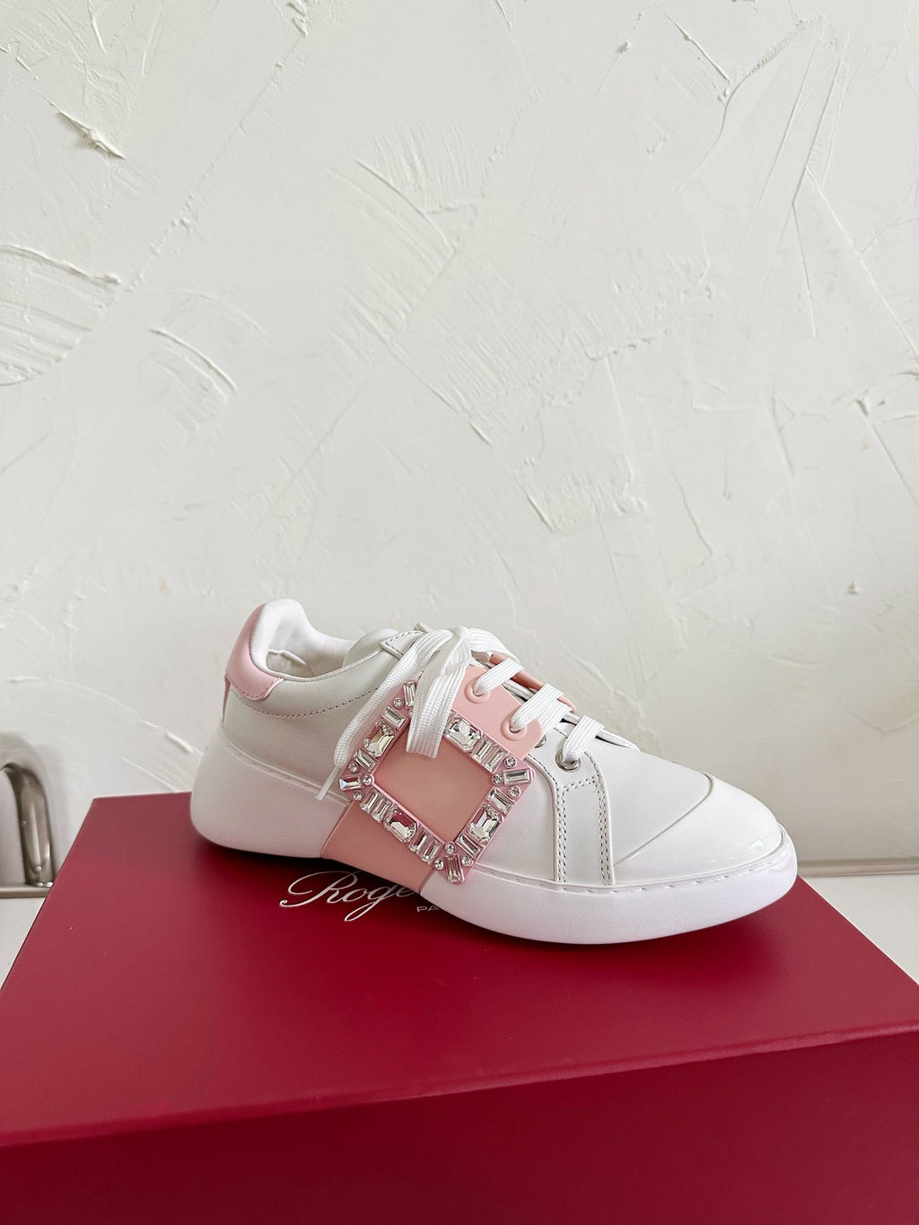 R-Sneakers
