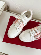 R-Sneakers