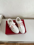 R-Sneakers