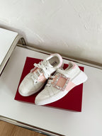 R-Sneakers