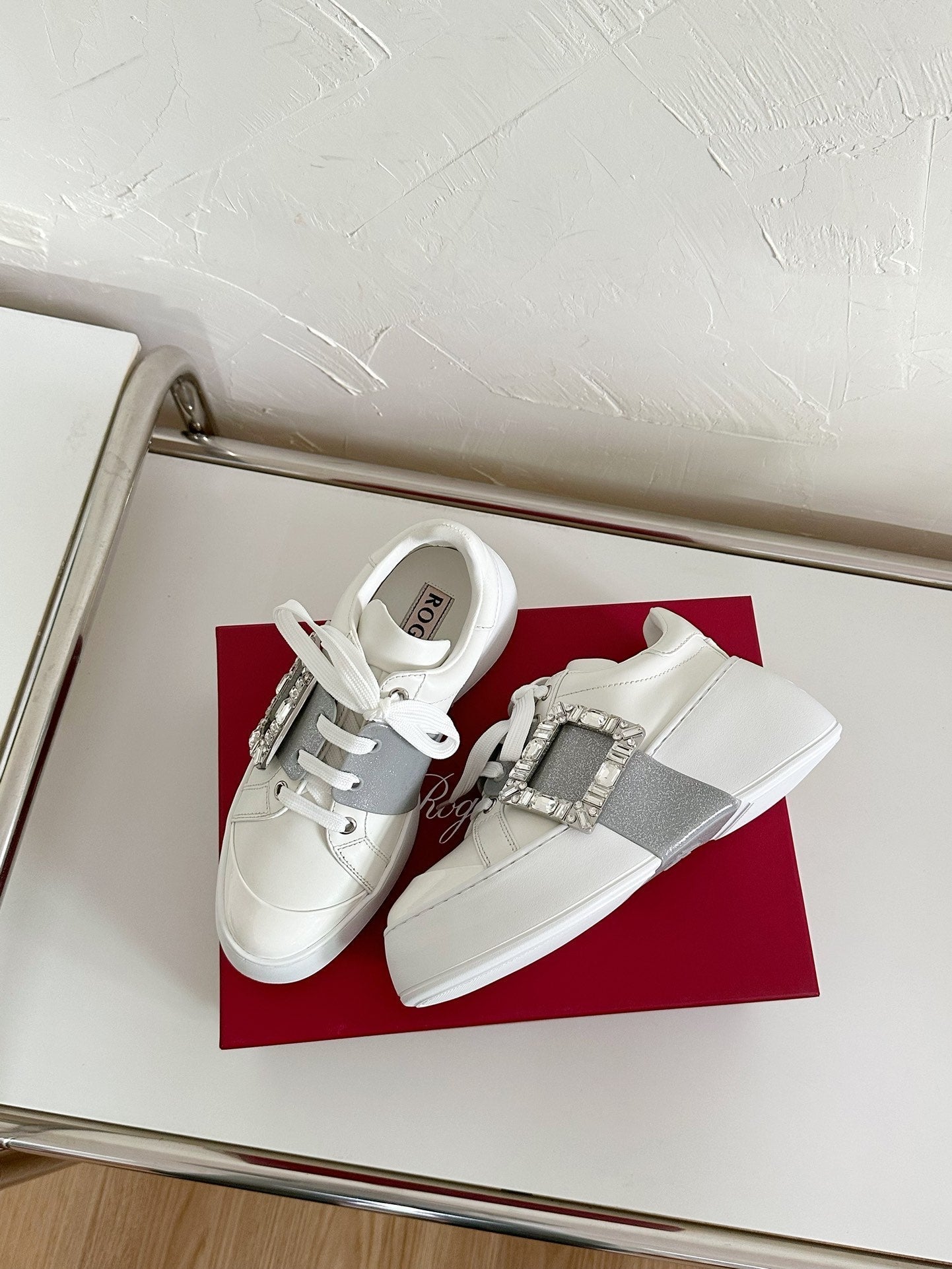 R-Sneakers