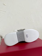 R-Sneakers