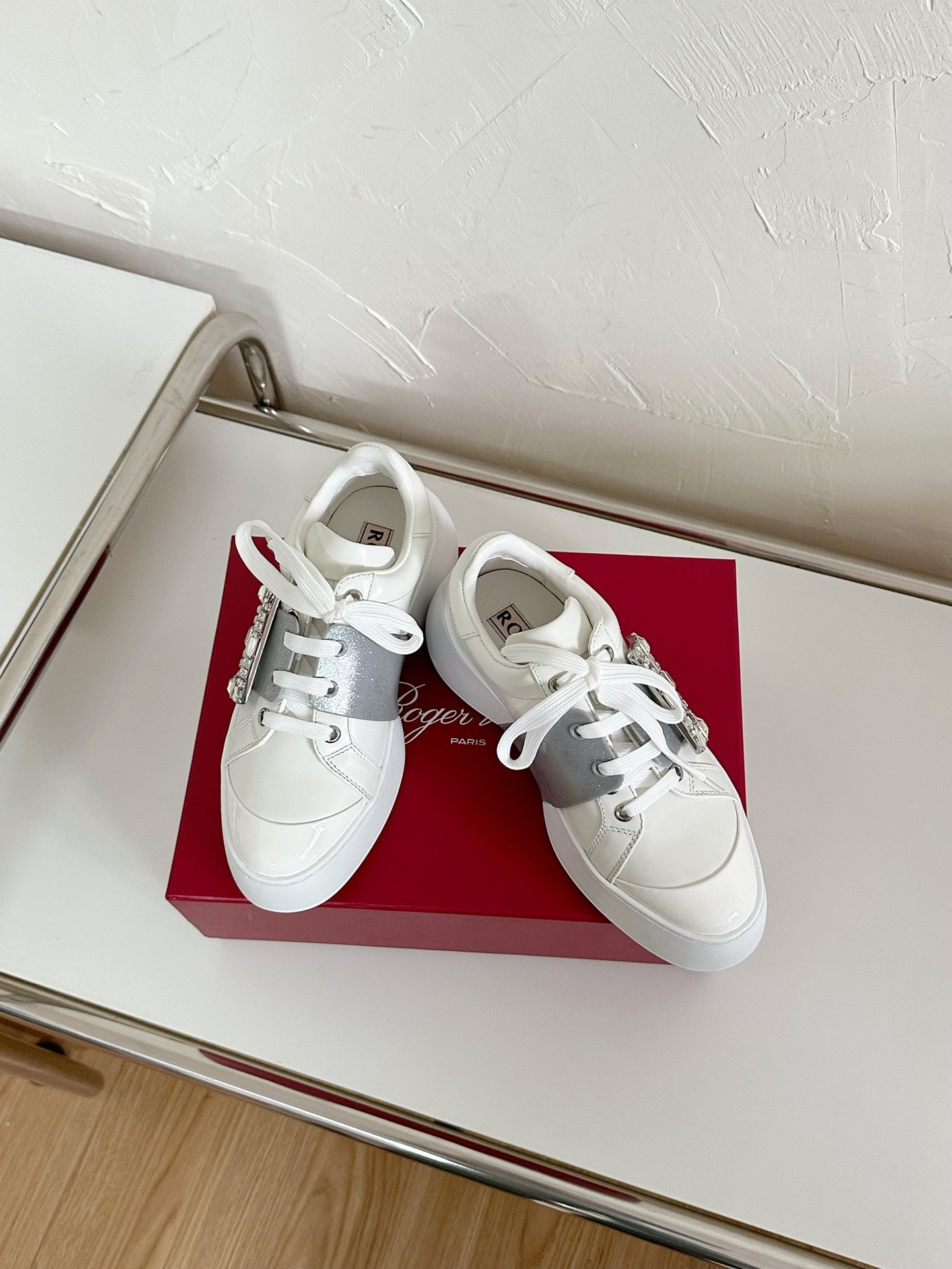 R-Sneakers