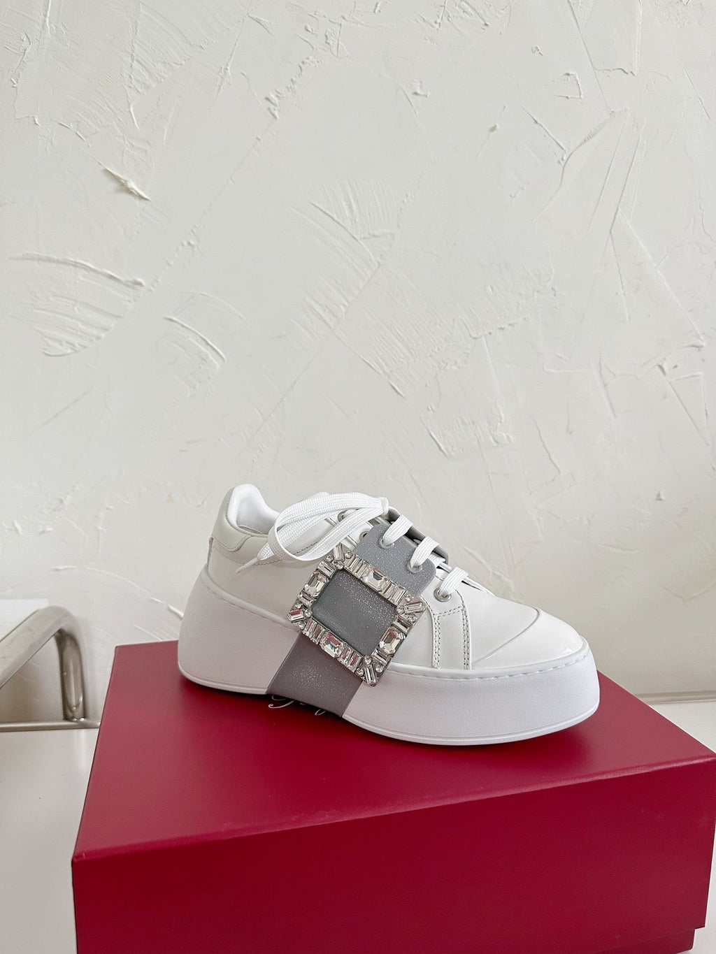 R-Sneakers